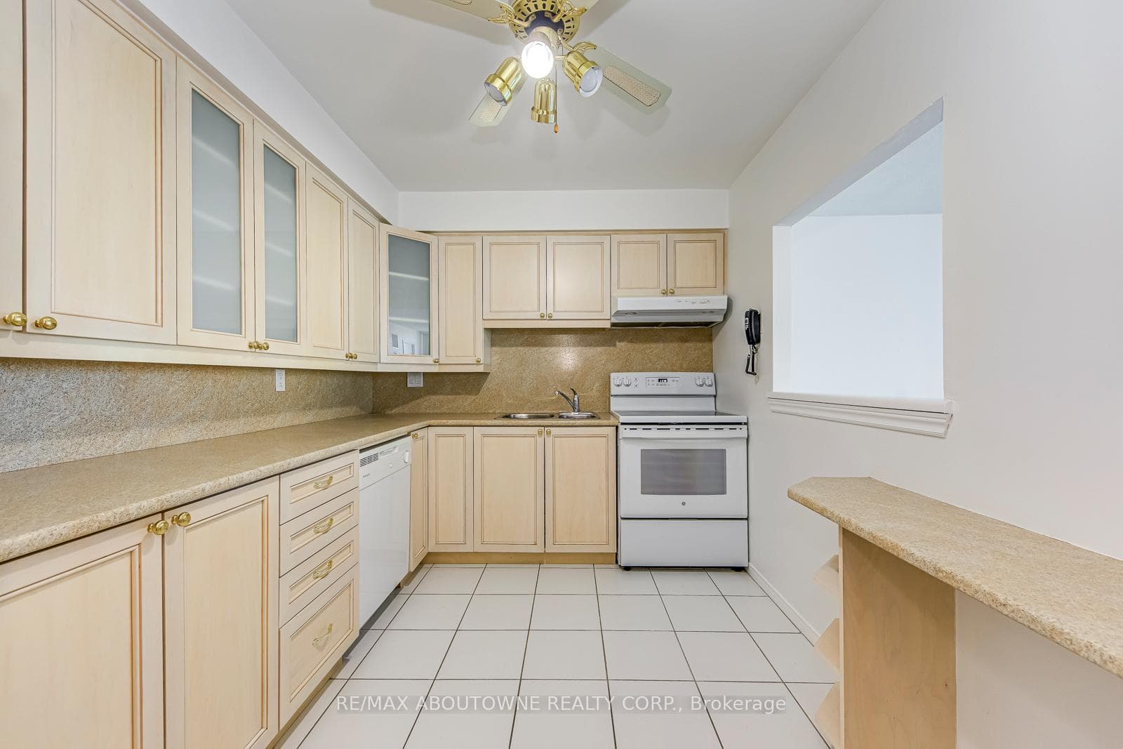 1270 Maple Crossing Boulevard Unit 1705 - Condo photo 8 of 44 in Burlington, Ontario