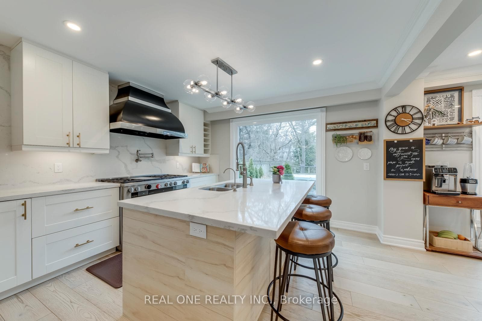 1005 Fair Birch Drive - Detached photo 13 of 48 in Mississauga, Ontario