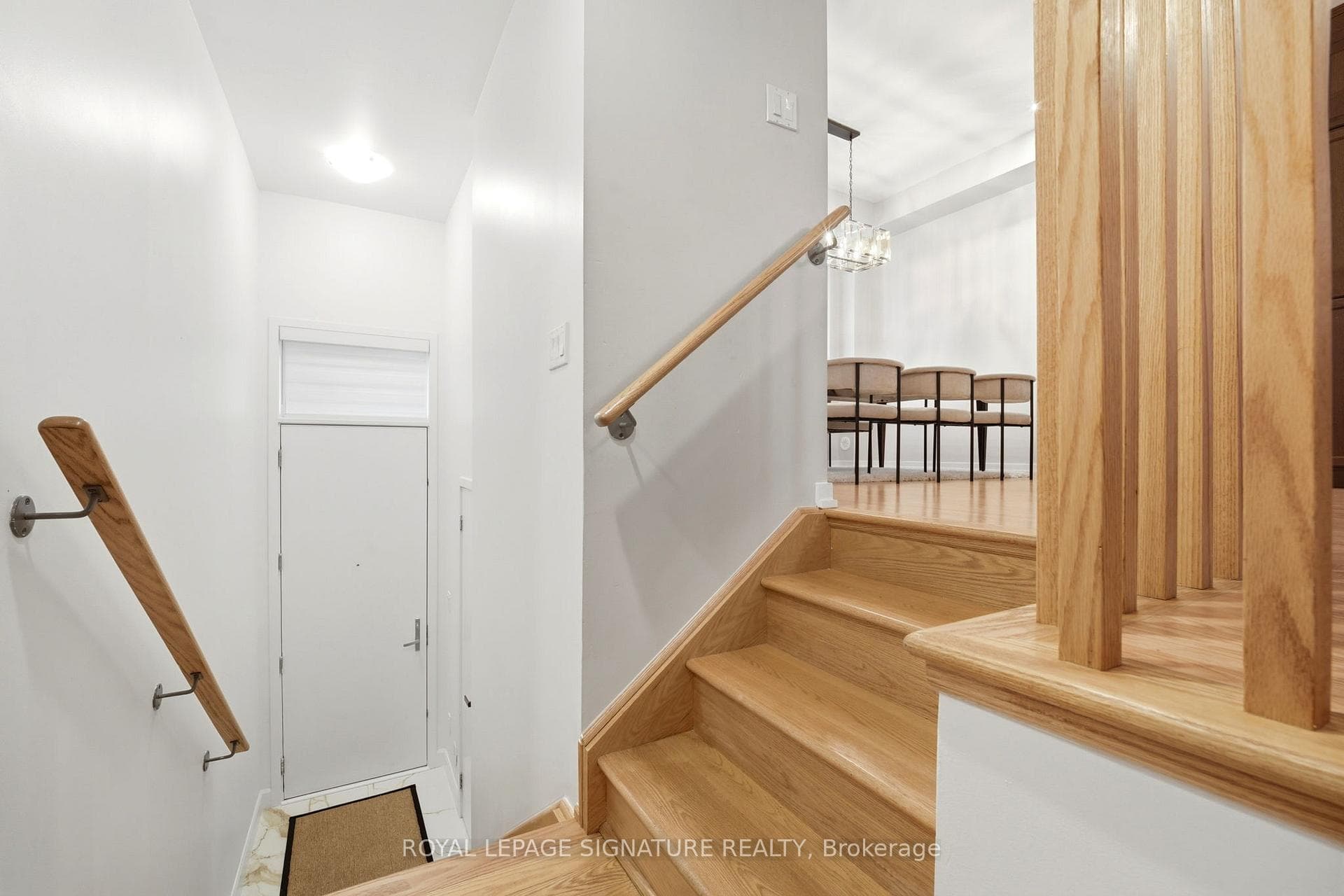 12 Heathrow Lane - Townhouse photo 7 of 40 in Caledon, Ontario