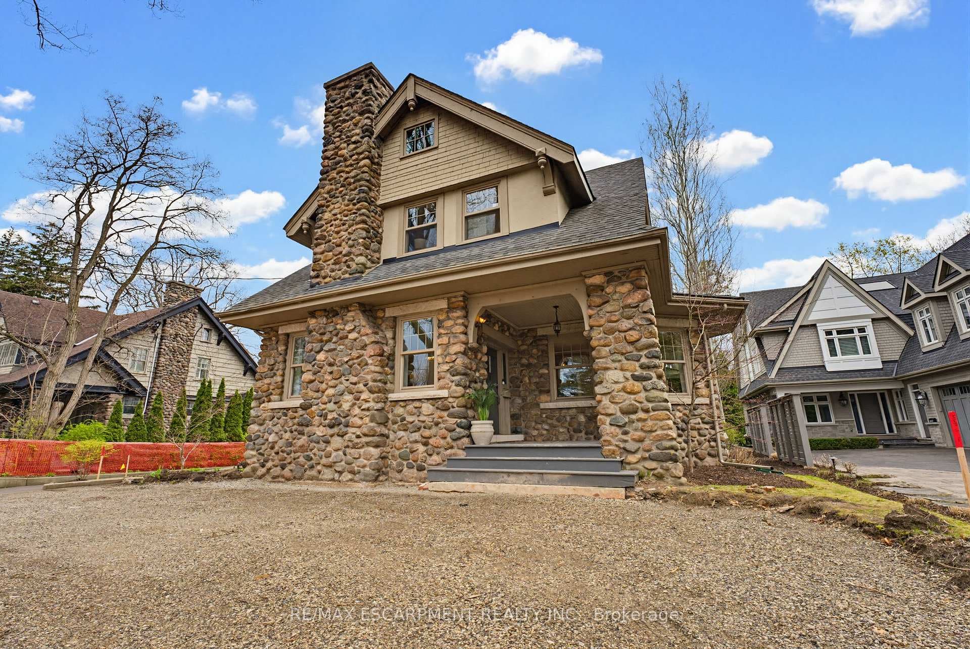 3083 LAKESHORE Road - Detached photo 4 of 50 in Burlington, Ontario