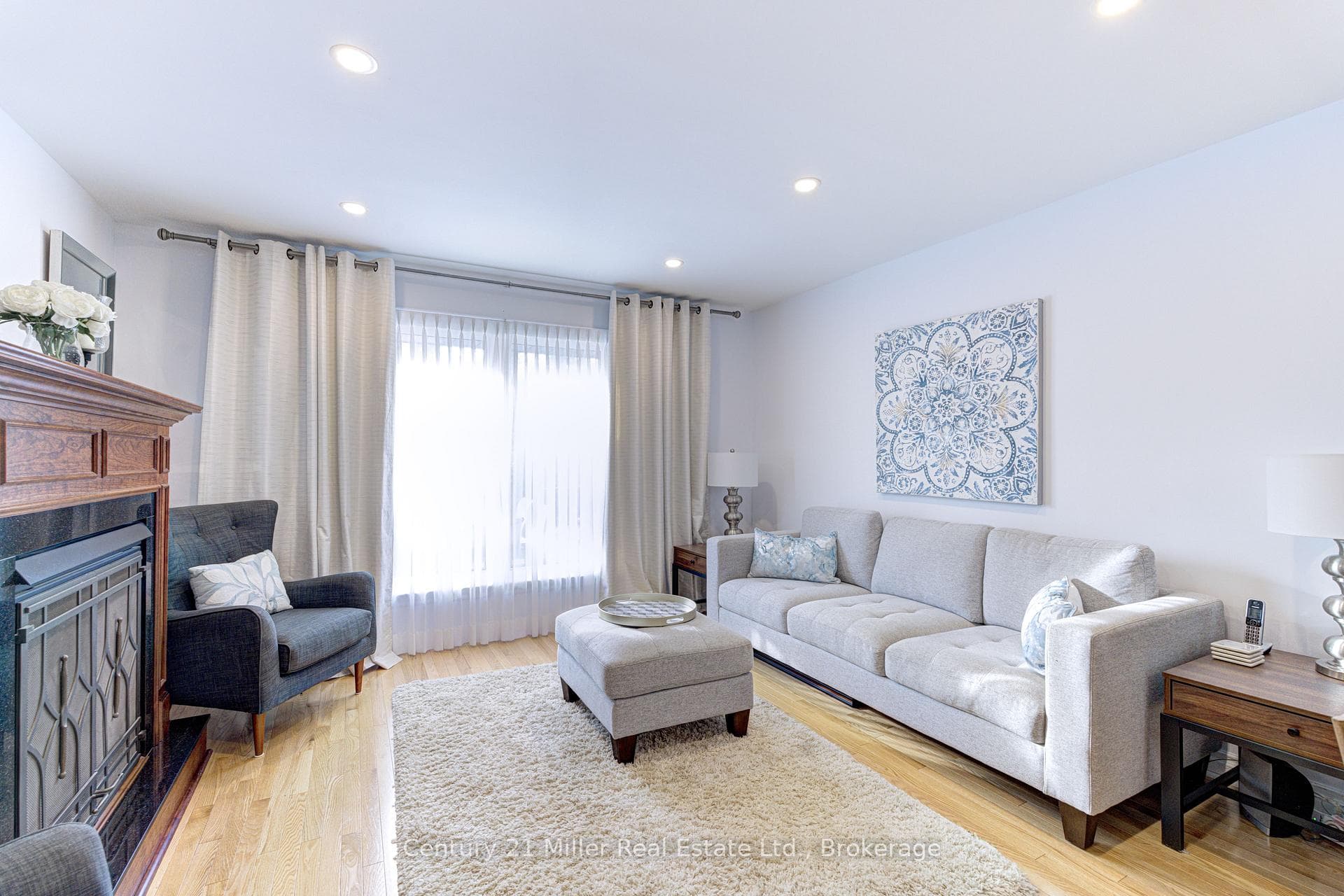 2256 MARGOT Street - Townhouse photo 11 of 46 in Oakville, Ontario