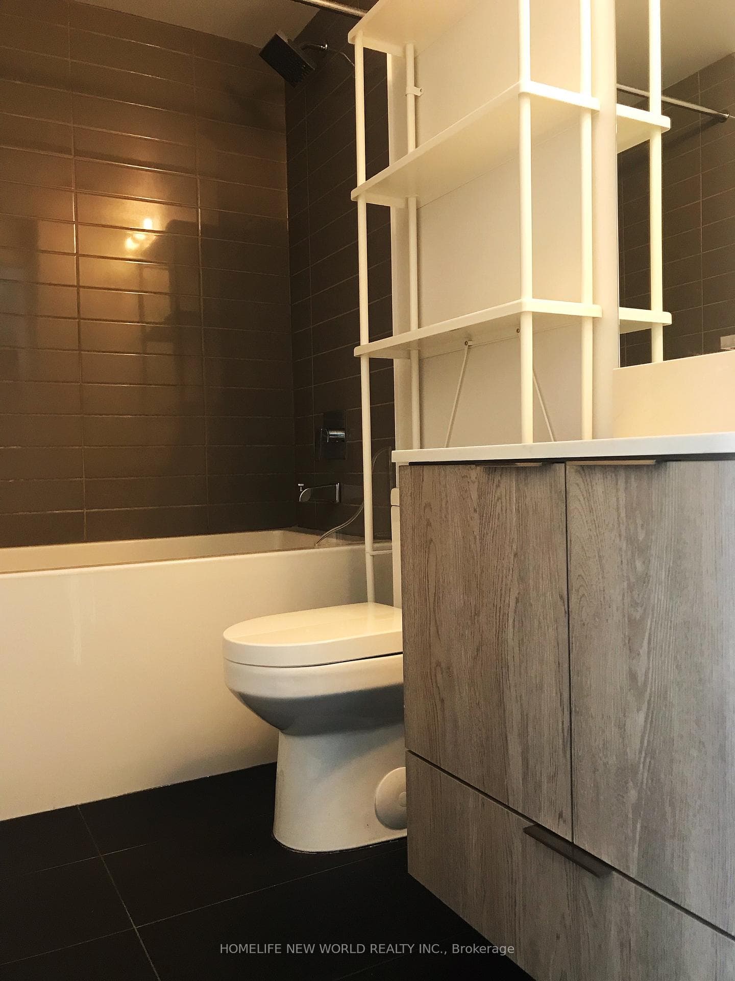181 Dundas Street Unit 1806 - Condo photo 5 of 5 in Regent Park / Cabbagetown / St. James Town, Ontario