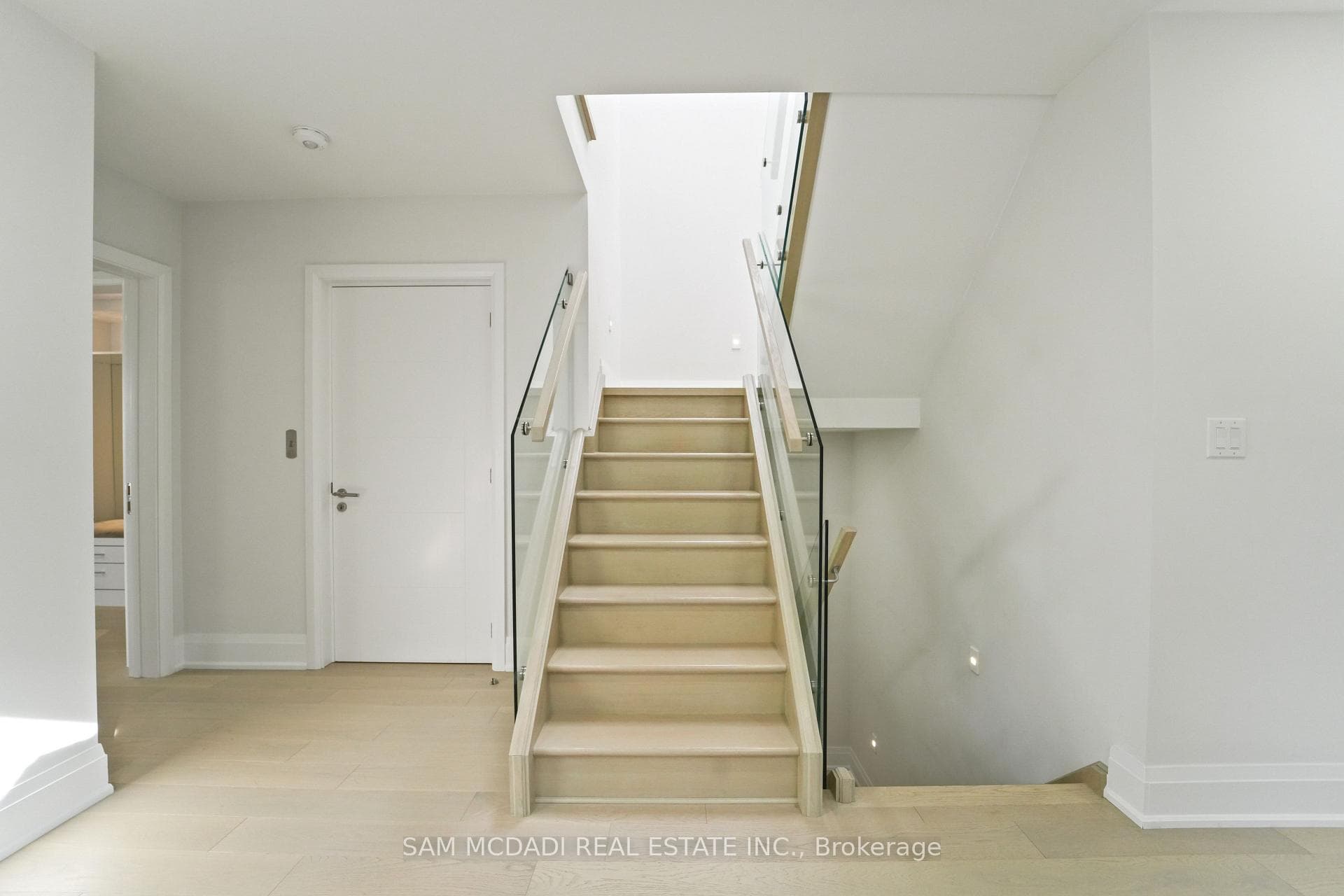 11B Maple Avenue - Semi-Detached photo 26 of 49 in Mississauga, Ontario