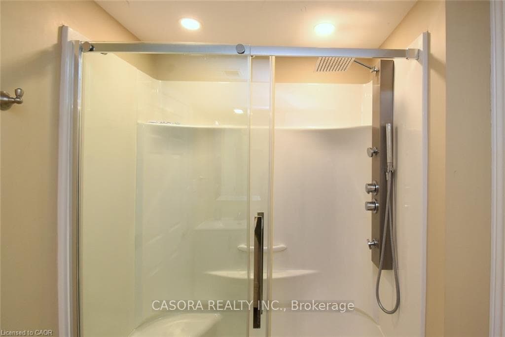 2229 WALKERS Line Unit 9 - Condo photo 29 of 46 in Burlington, Ontario