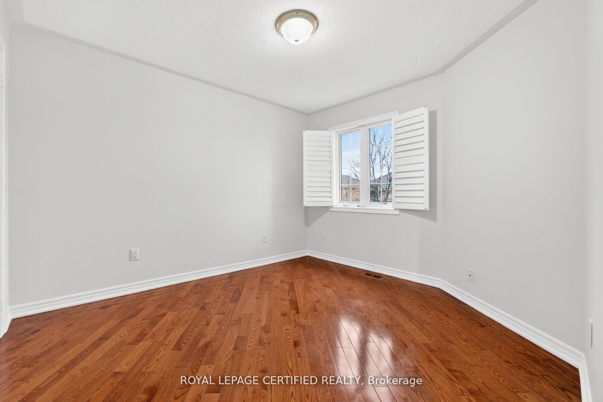 643 Garden Walk - Detached photo 34 of 50 in Mississauga, Ontario