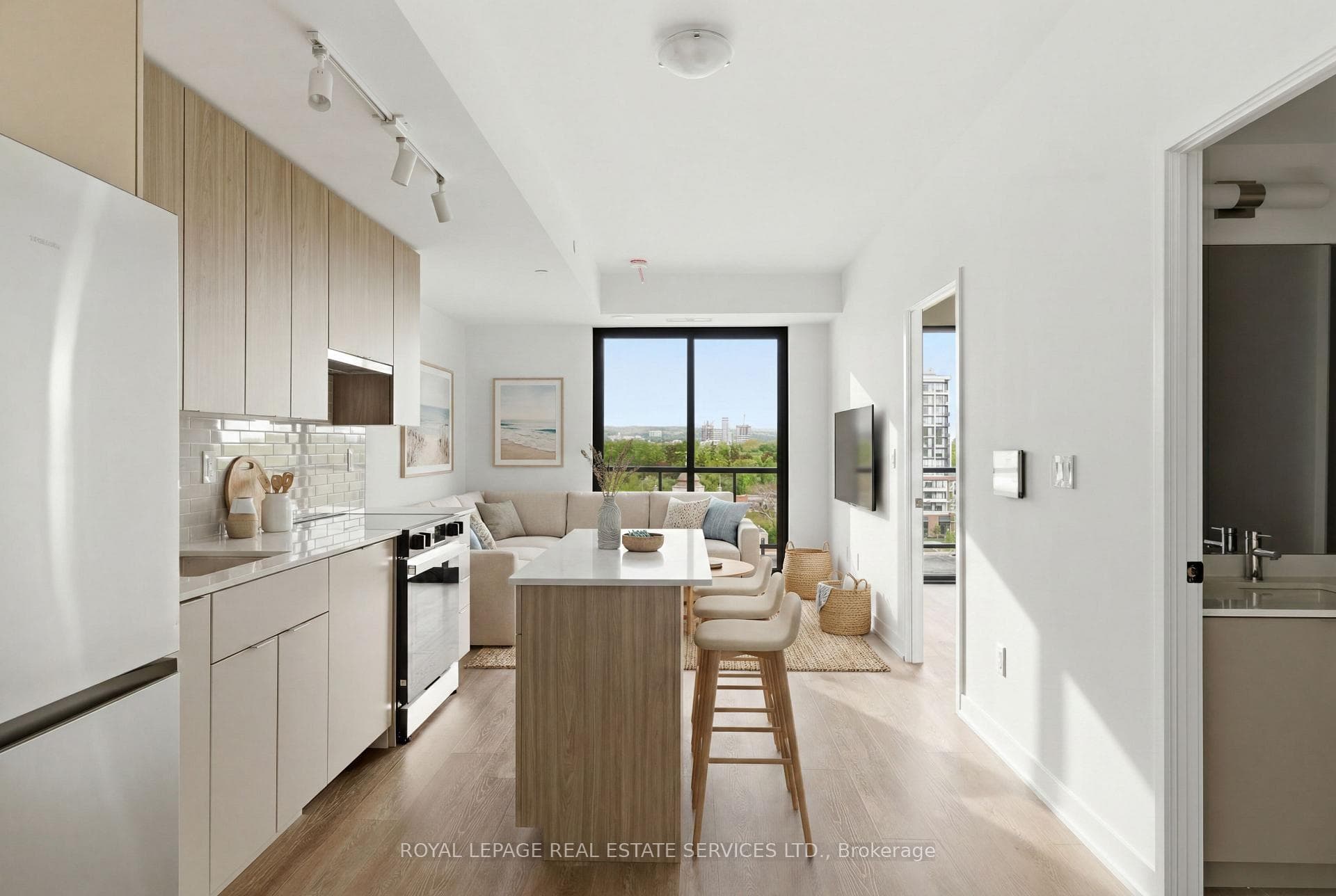 2075 Lakeshore Road Unit 711 - Condo photo 6 of 36 in Burlington, Ontario