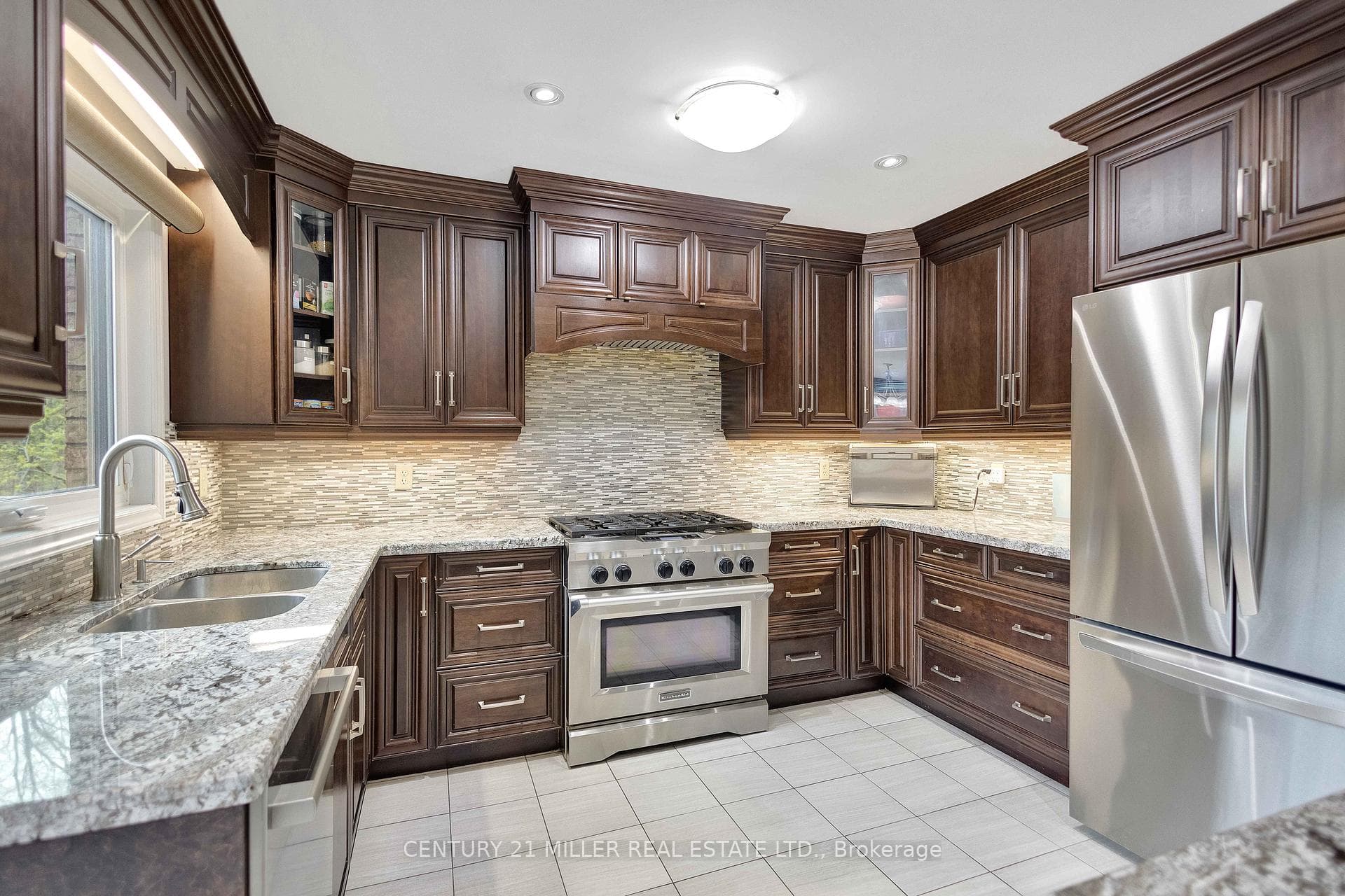1398 Winterberry Drive - Detached photo 12 of 46 in Burlington, Ontario