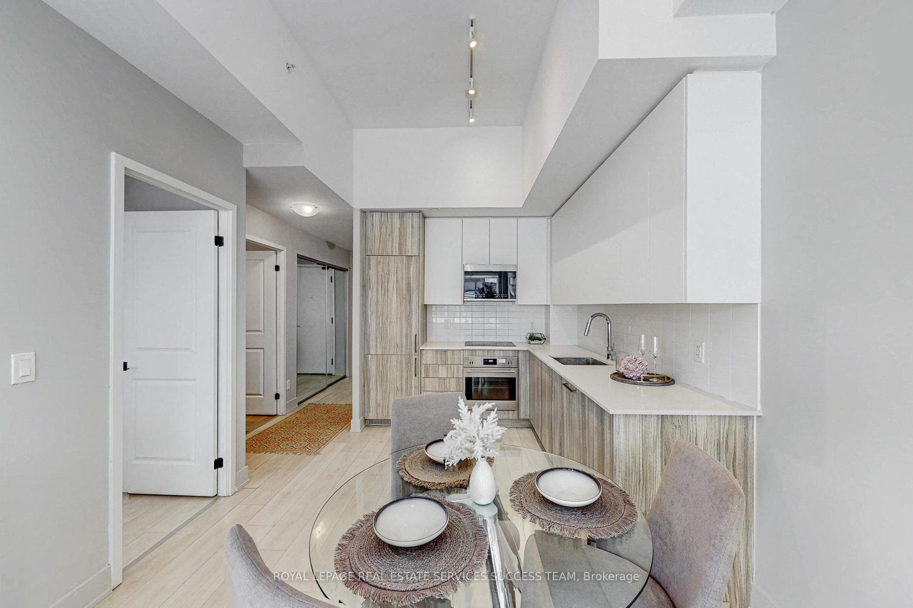 2485 Taunton Road Unit 447 - Condo photo 3 of 31 in Oakville, Ontario