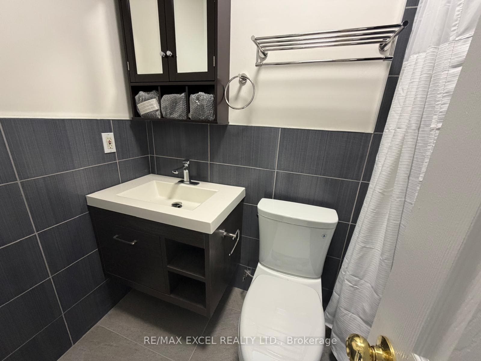 515 Warden Avenue Unit Main Flr & Bsmt, Unit A - Detached photo 6 of 17 in Birch Cliff / Cliffside, Ontario
