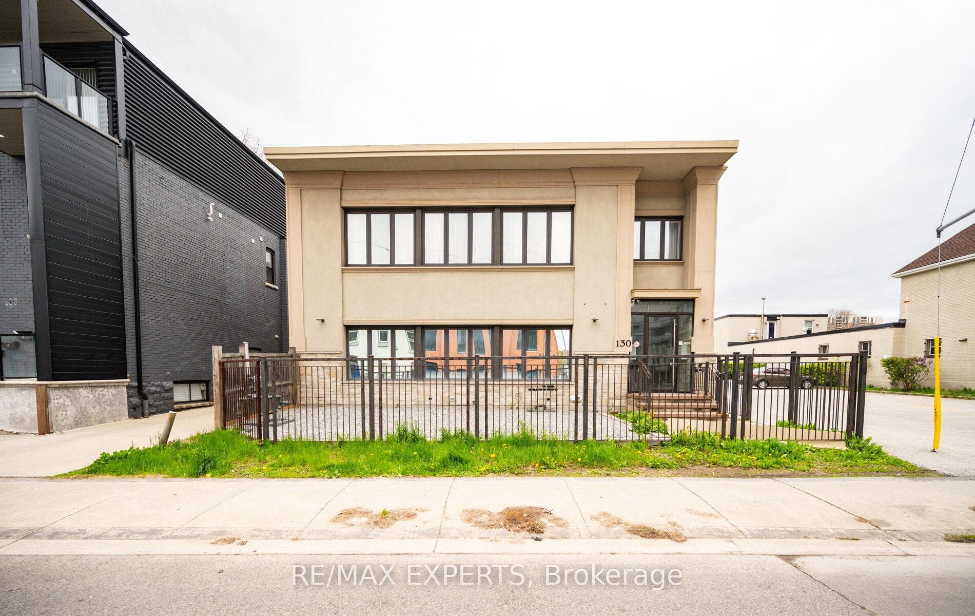 130 Wellington Street - Condo photo 1 of 13 in Hamilton, Ontario