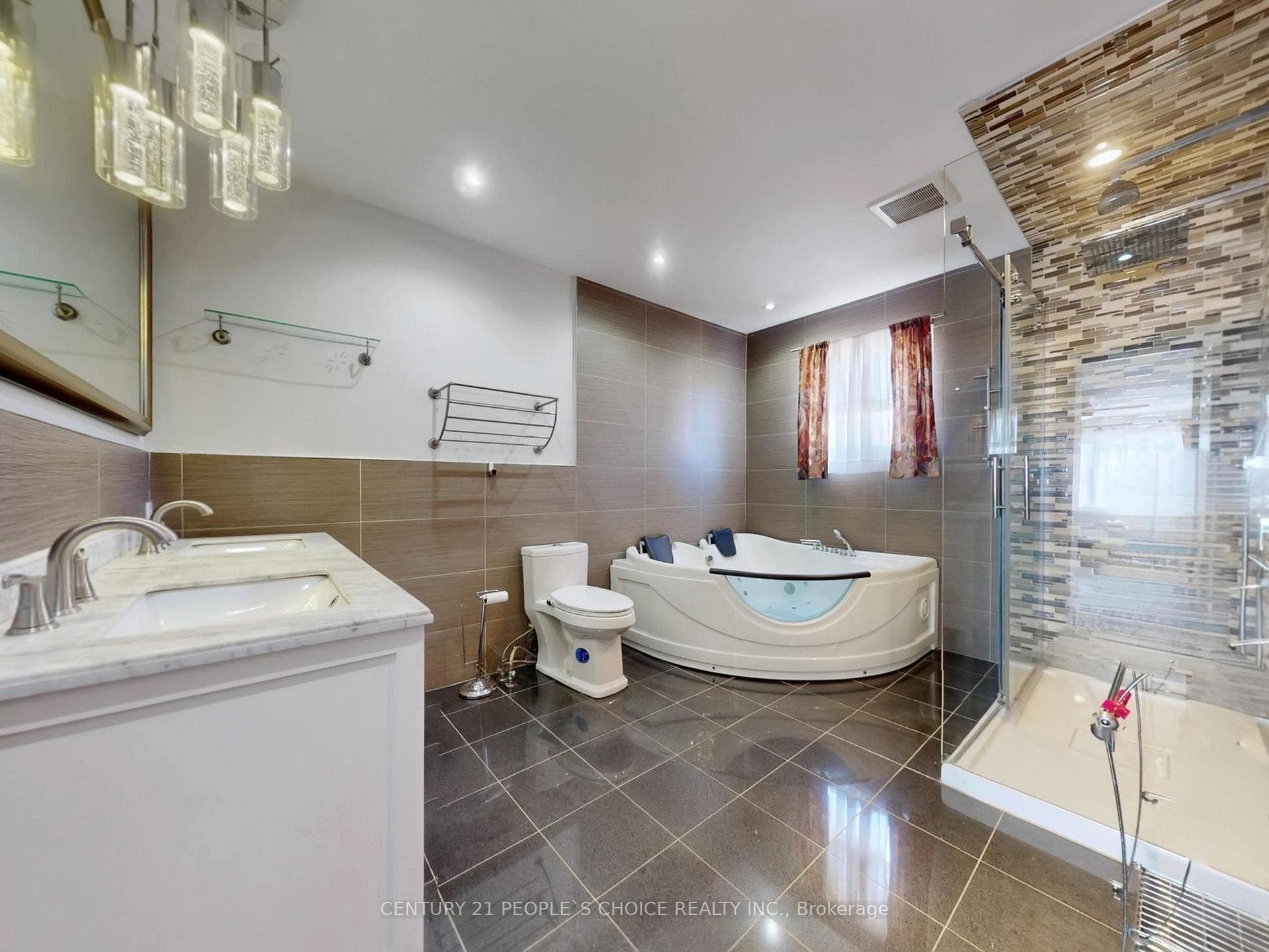 5992 Ladyburn Crescent - Detached photo 26 of 50 in Mississauga, Ontario