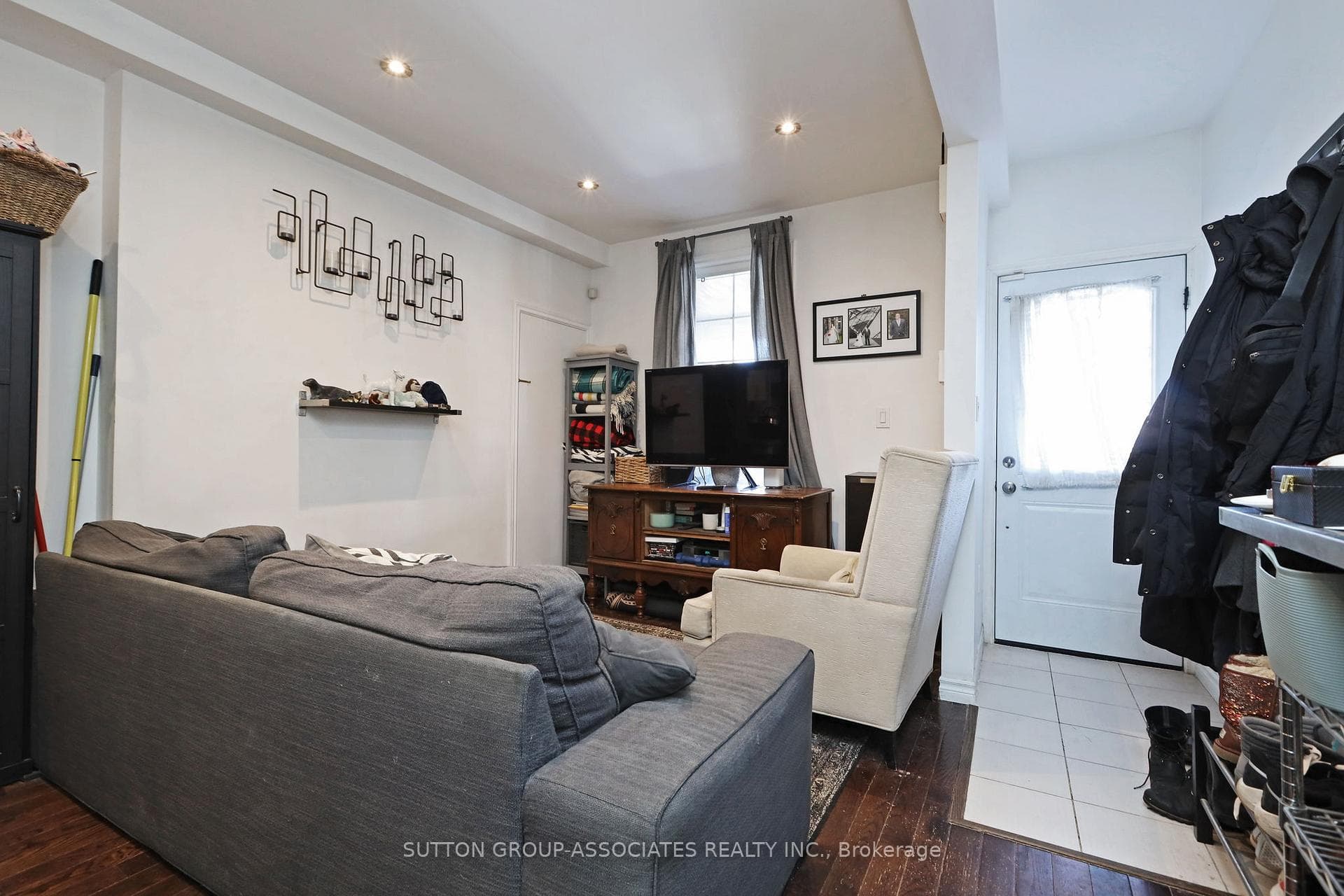 20 Ashdale Avenue - Semi-Detached photo 7 of 47 in Riverdale / Leslieville, Ontario