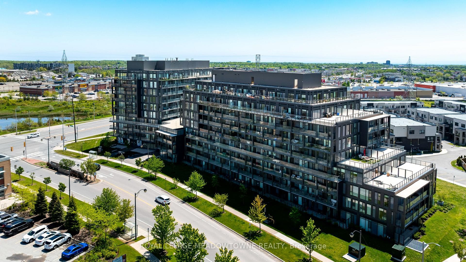 3200 Dakota Common Unit B602 - Condo photo 4 of 31 in Burlington, Ontario
