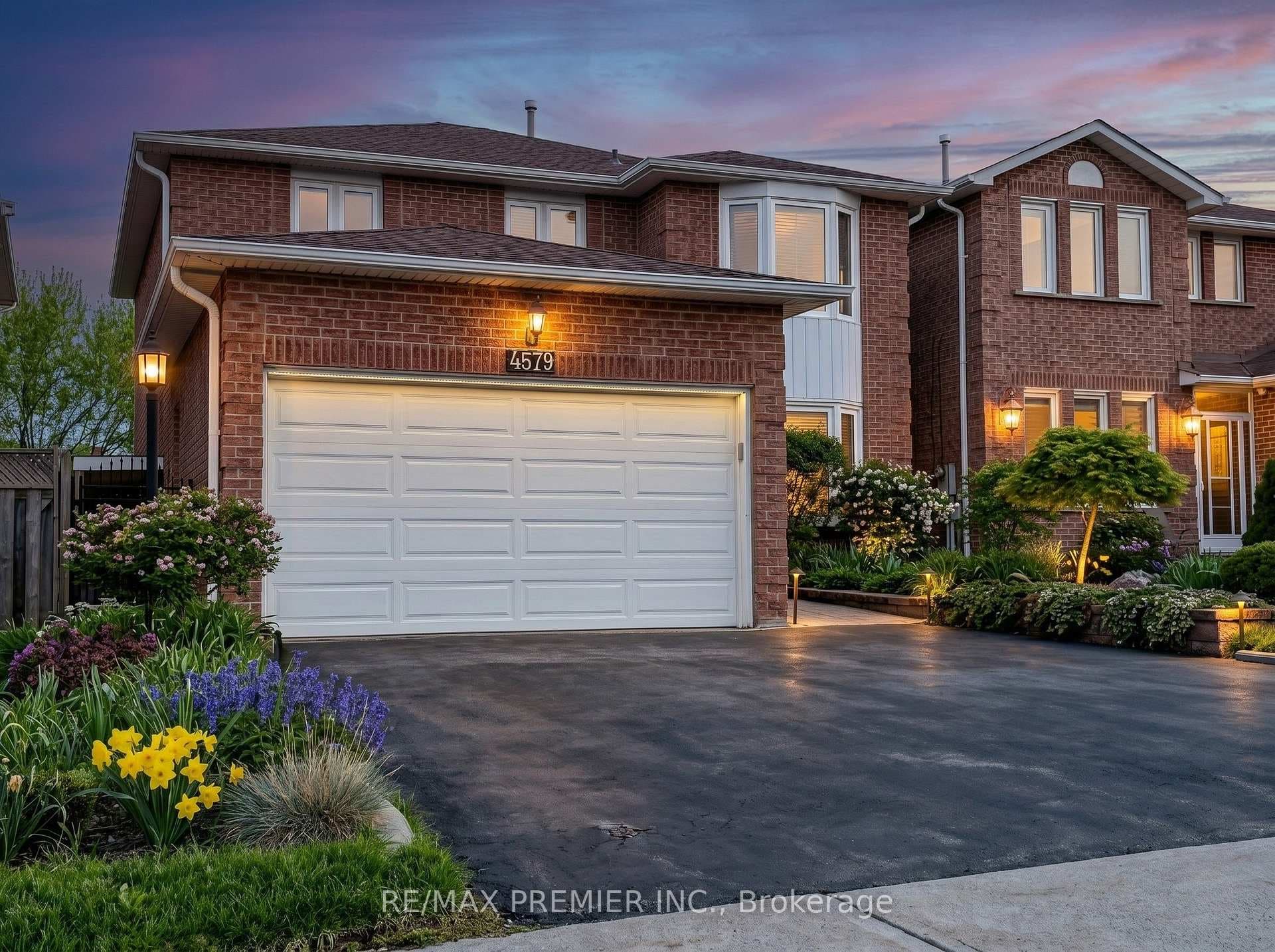 4579 Guildwood Way - Detached photo 1 of 31 in Mississauga, Ontario