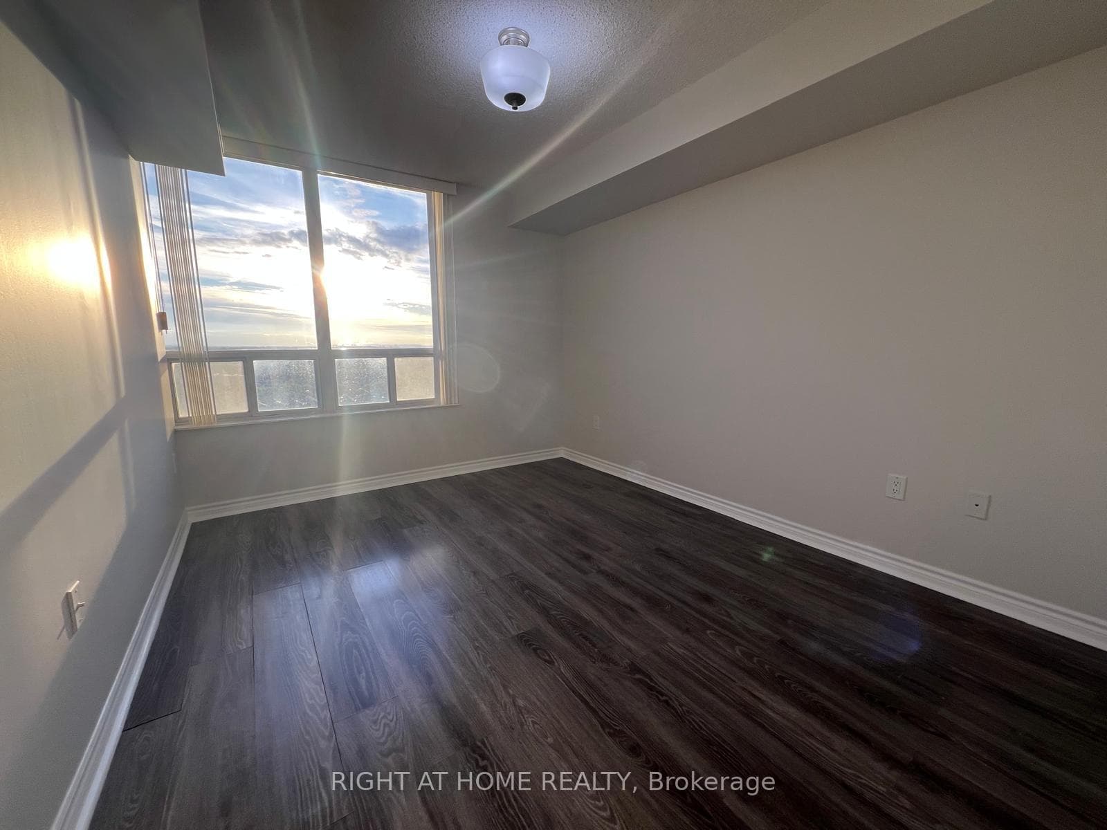 55 Strathaven Drive Unit 1808 - Condo photo 13 of 34 in Mississauga, Ontario
