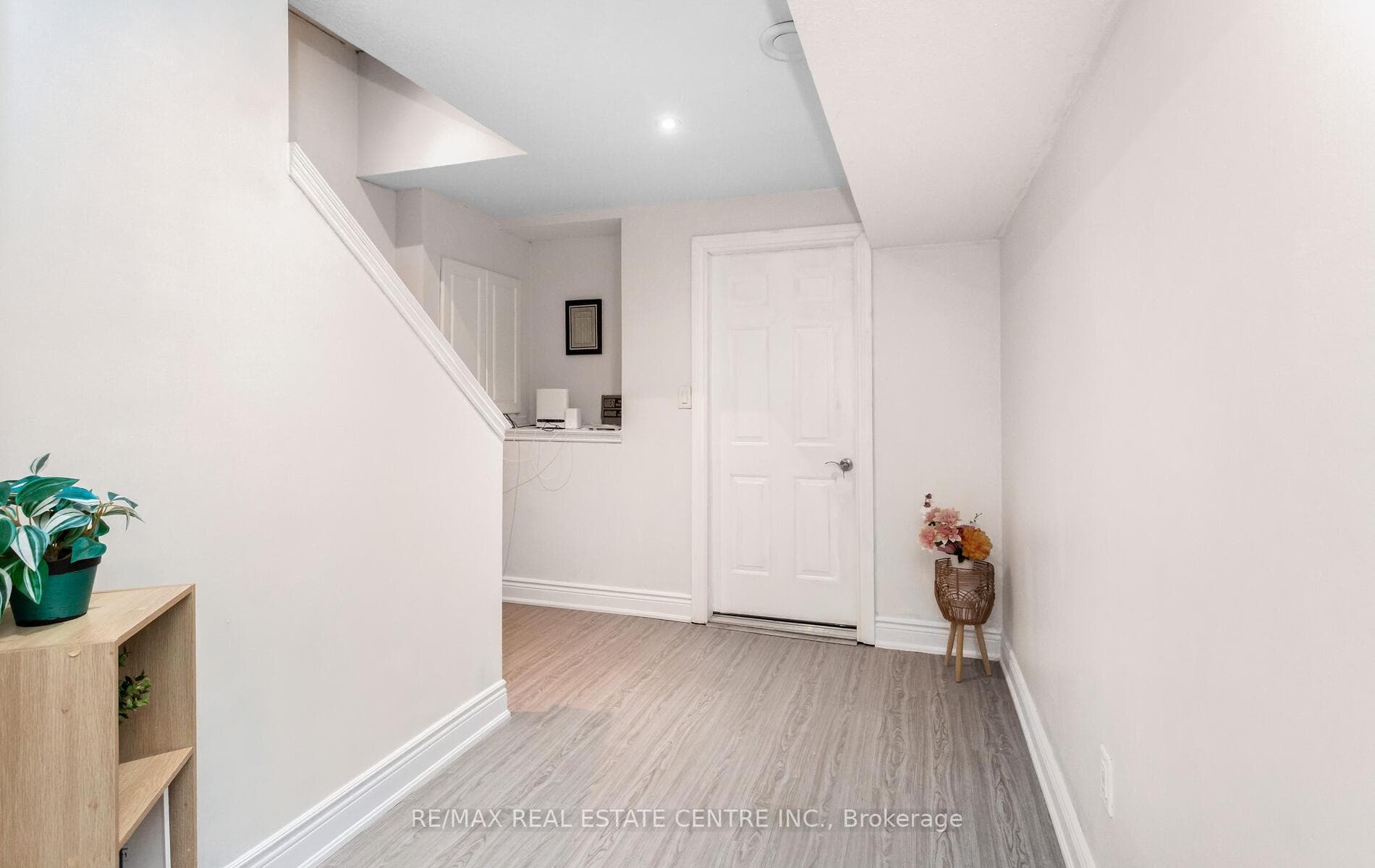 31 Rianna Court - Single Family Home photo 36 of 50 in Hamilton, Ontario