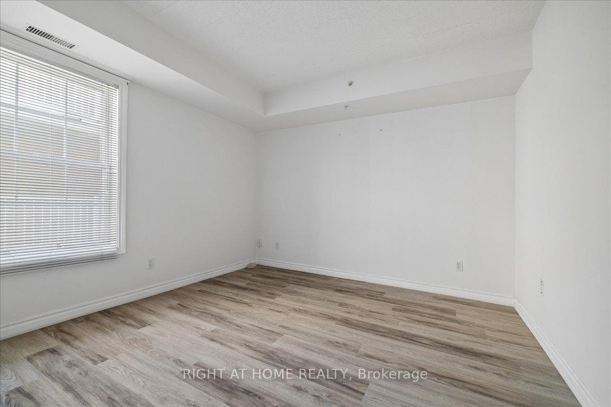 1451 Walker's Line Unit Unit # 312 - Condo photo 33 of 47 in Burlington, Ontario