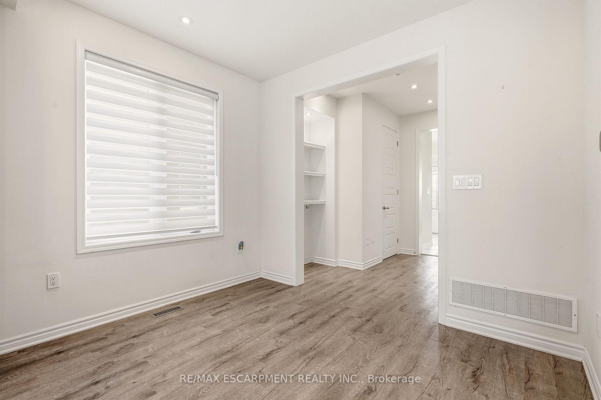 1364 Sycamore Garden - Townhouse photo 12 of 43 in Milton, Ontario