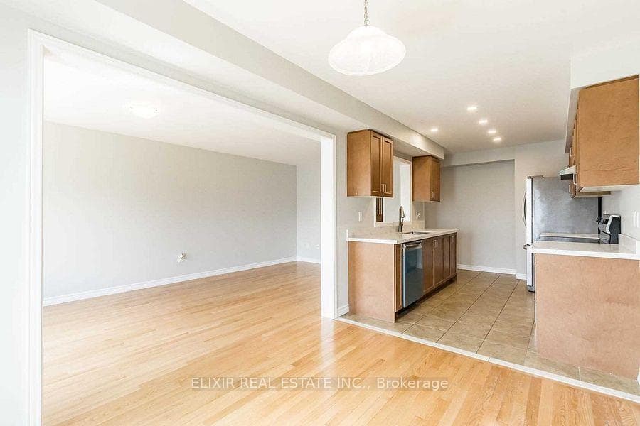 90 Delport Close - Townhouse photo 10 of 36 in Brampton, Ontario