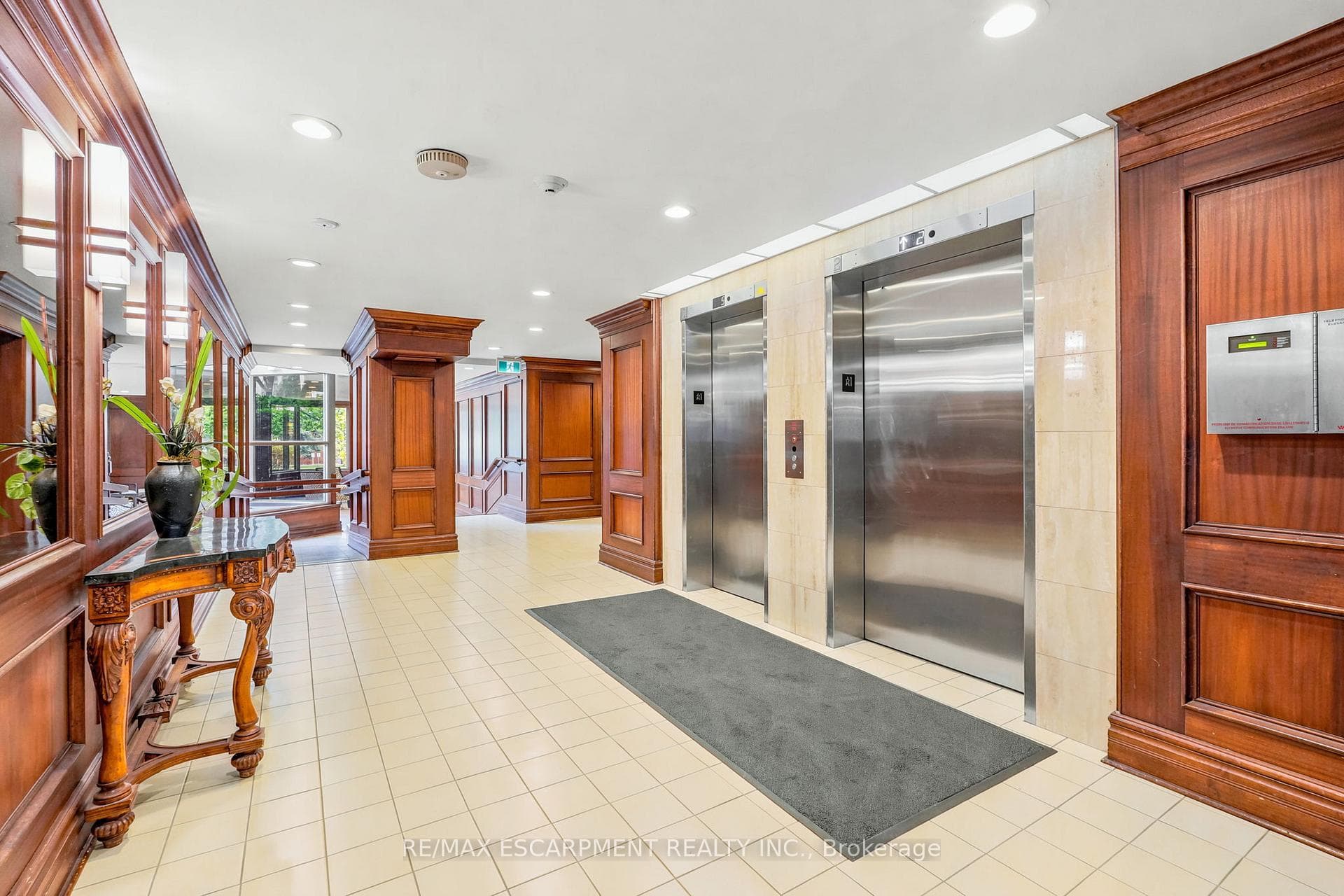 1201 North Shore Boulevard Unit 1003 - Condo photo 37 of 43 in Burlington, Ontario