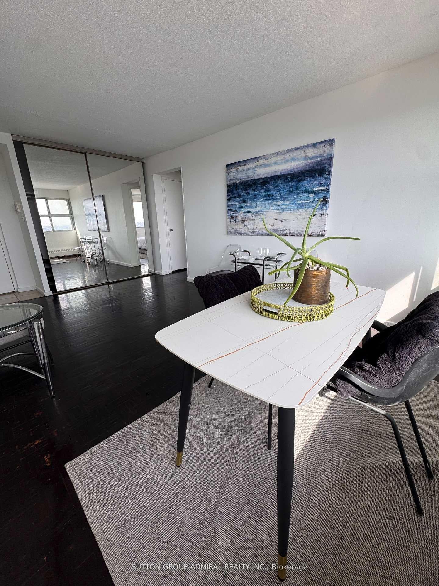 715 Don Mills Road Unit 2405 - Condo photo 14 of 28 in Flemingdon Park / Don Mills, Ontario