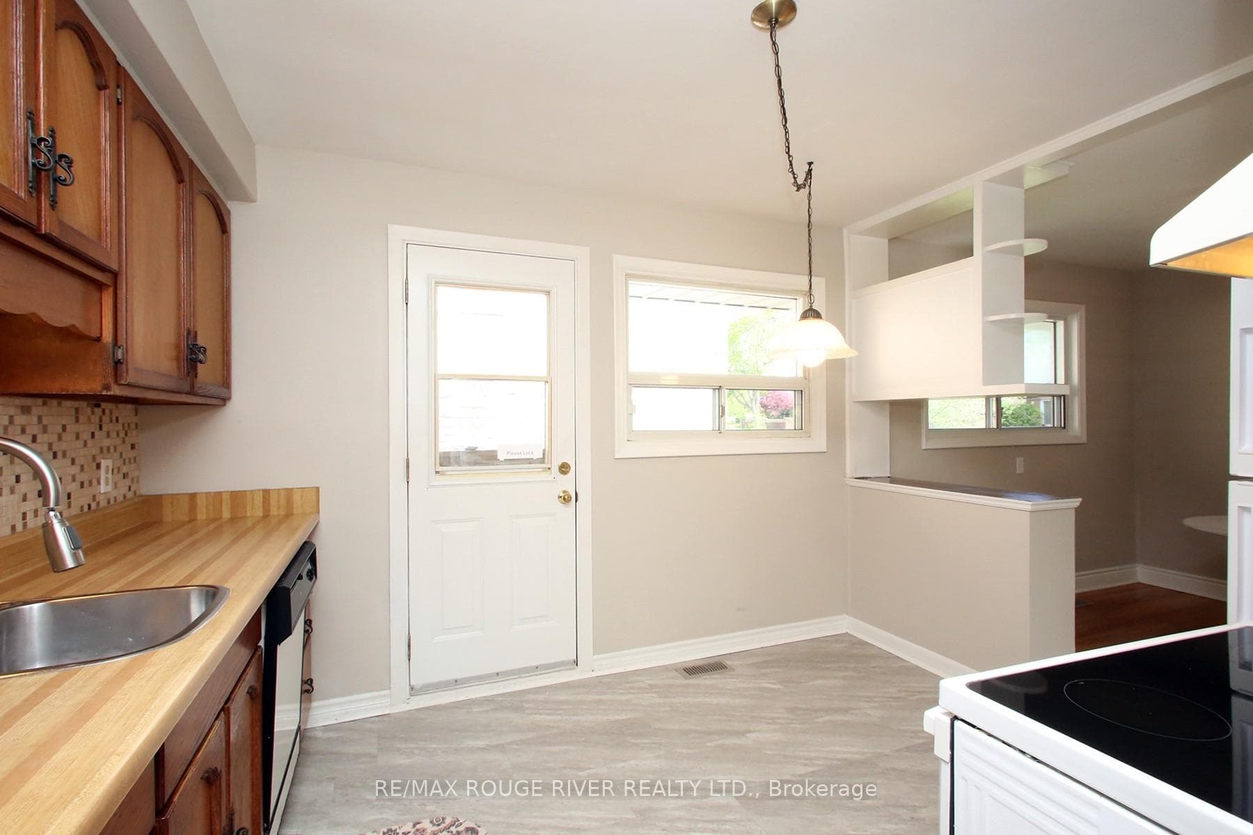19 Thornbeck Drive - Detached photo 11 of 25 in Scarborough (West Hill / Highland Creek), Ontario