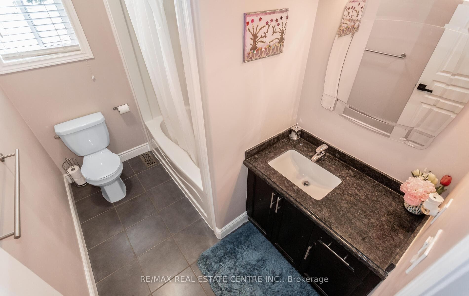 31 Rianna Court - Single Family Home photo 33 of 50 in Hamilton, Ontario