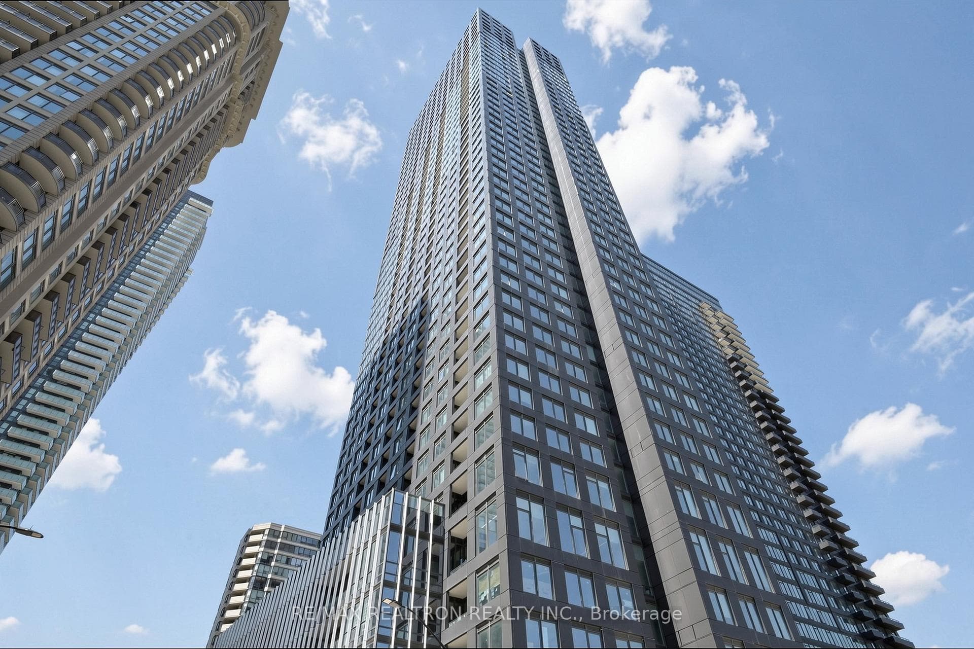 395 Square One Drive Unit 3807 - Condo for sale in Mississauga
