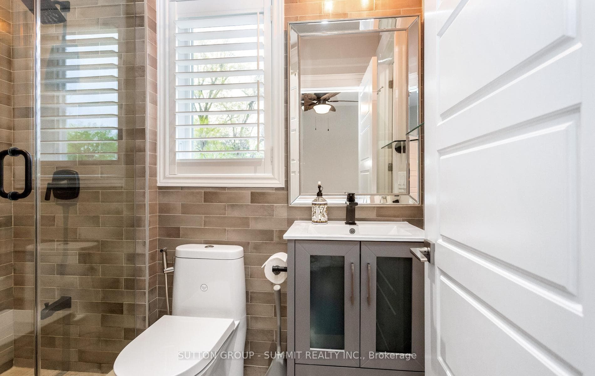 121 Ringwood Road - Detached photo 37 of 49 in Oakville, Ontario
