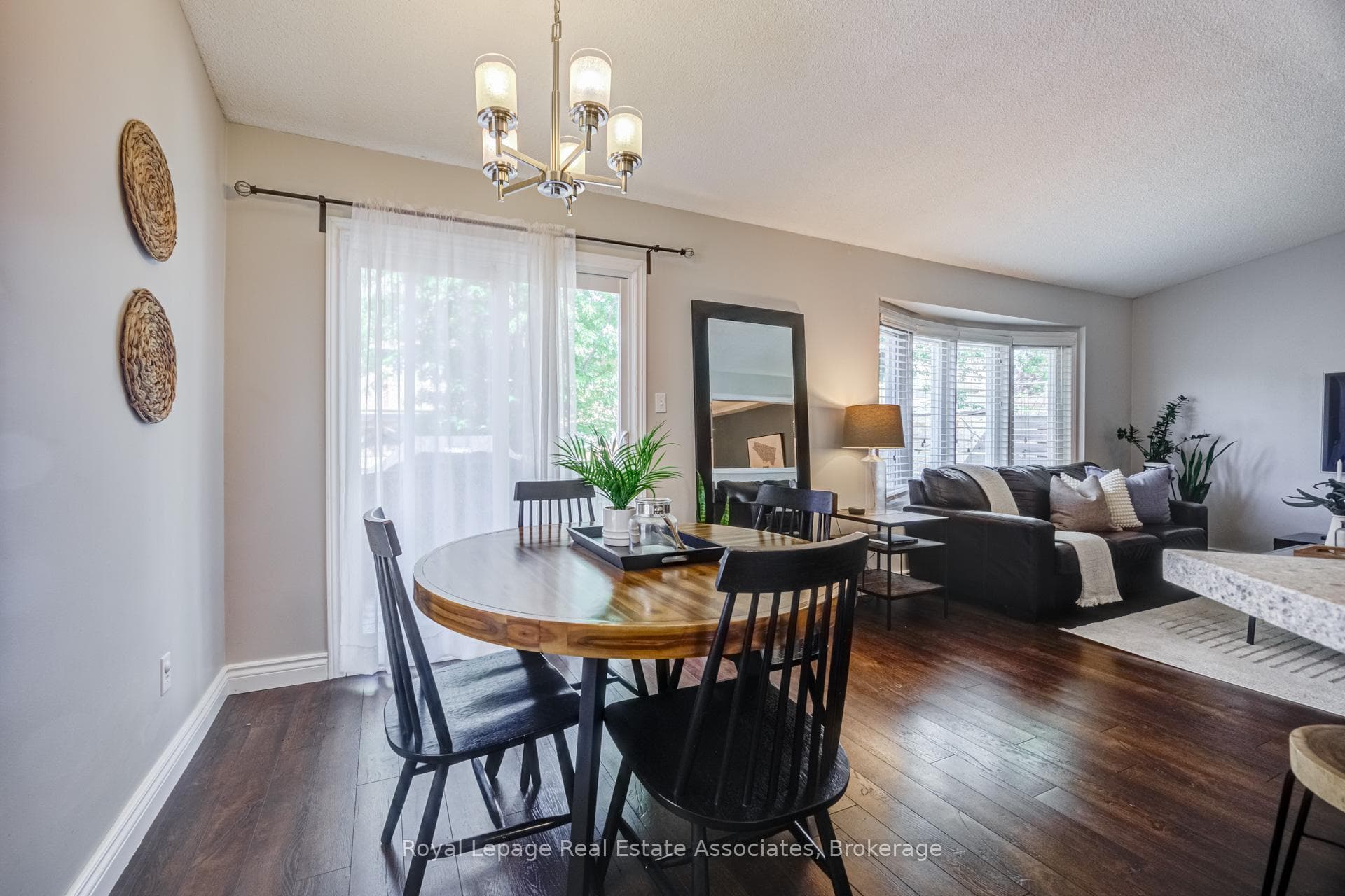6665 Meteor Court - Detached photo 8 of 39 in Mississauga, Ontario