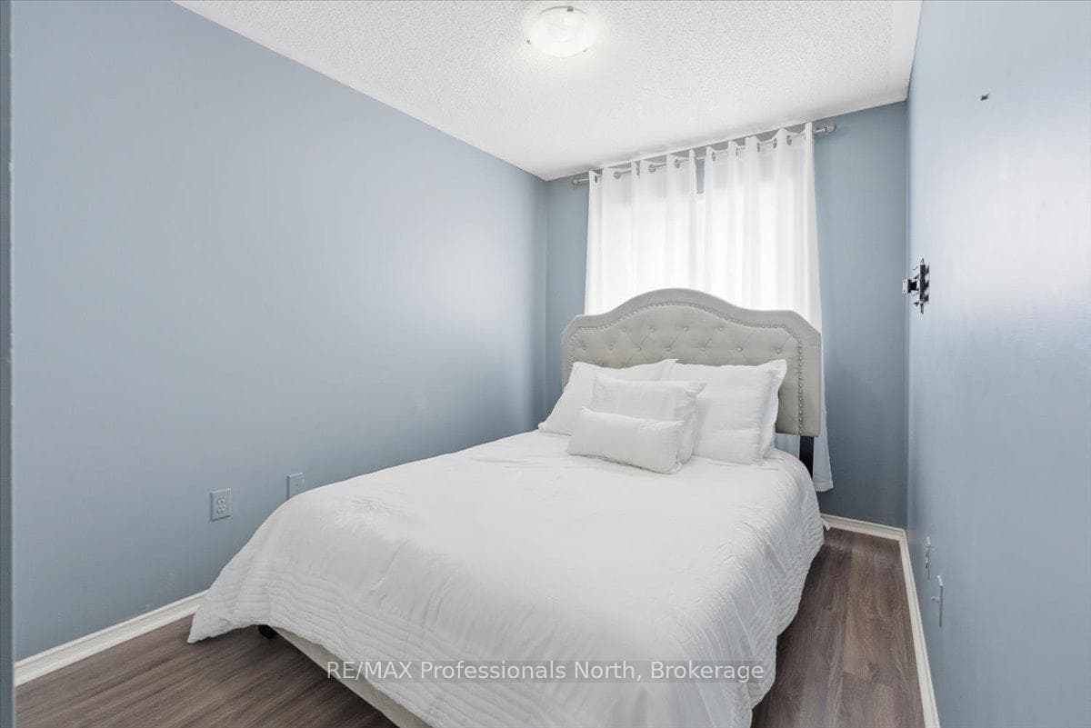 98 Roxton Road - Semi-Detached photo 17 of 28 in Oakville, Ontario