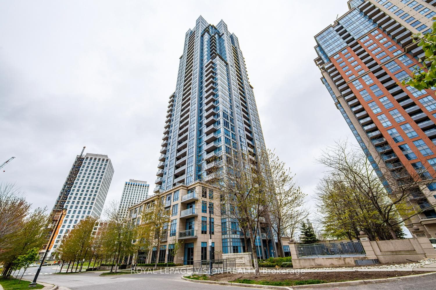 15 Viking Lane Unit PH5 - Condo photo 5 of 34 in Etobicoke (Islington / Rexdale), Ontario