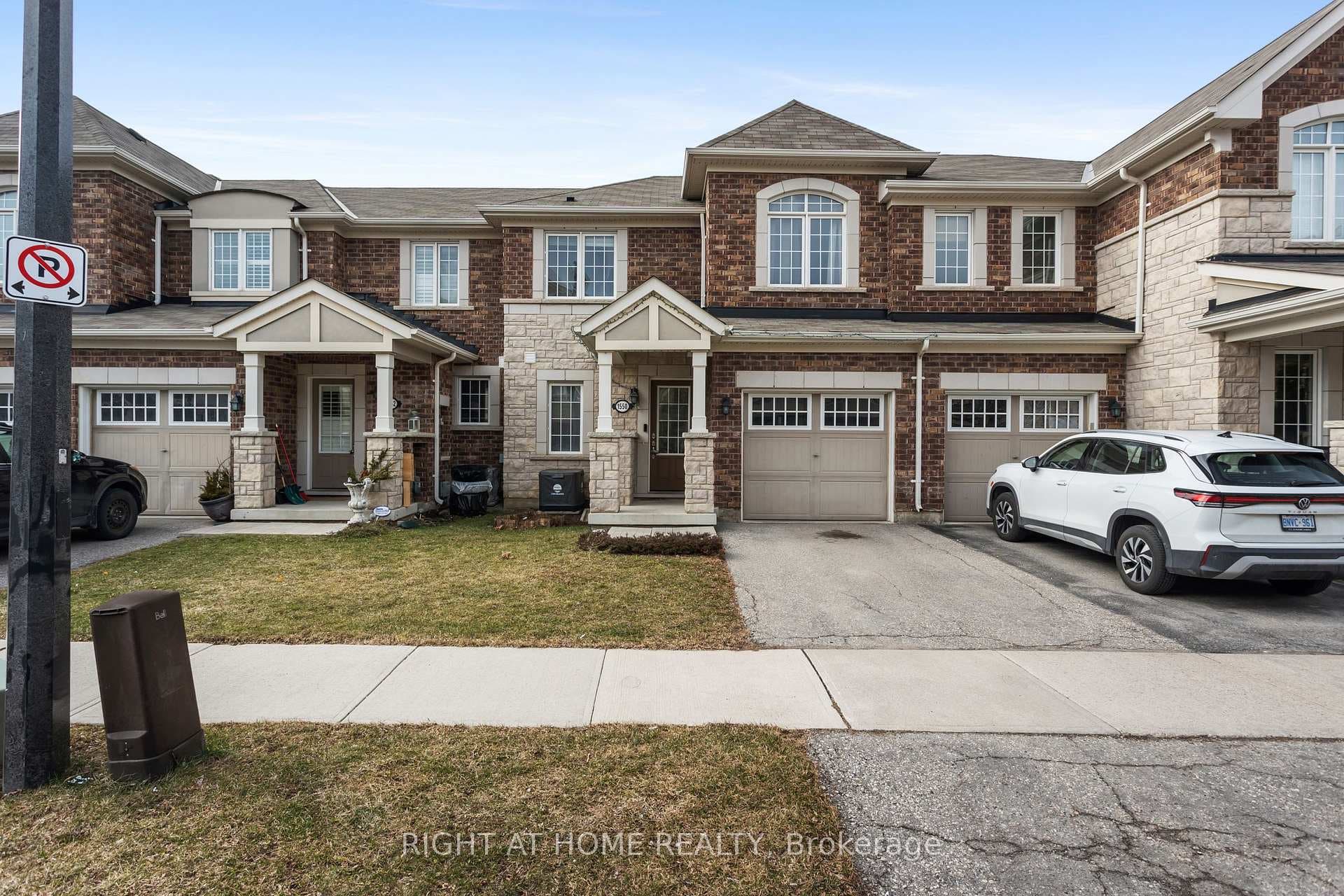 1550 Gainer Crescent - home for sale in Milton, Ontario
