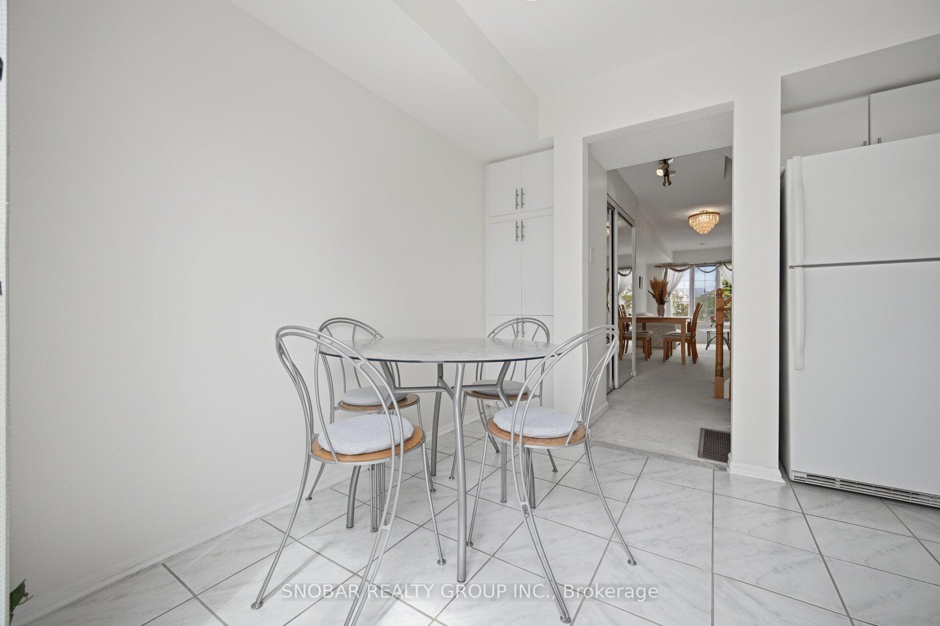 1050 Bristol Road Unit 31 - Condo photo 9 of 27 in Mississauga, Ontario