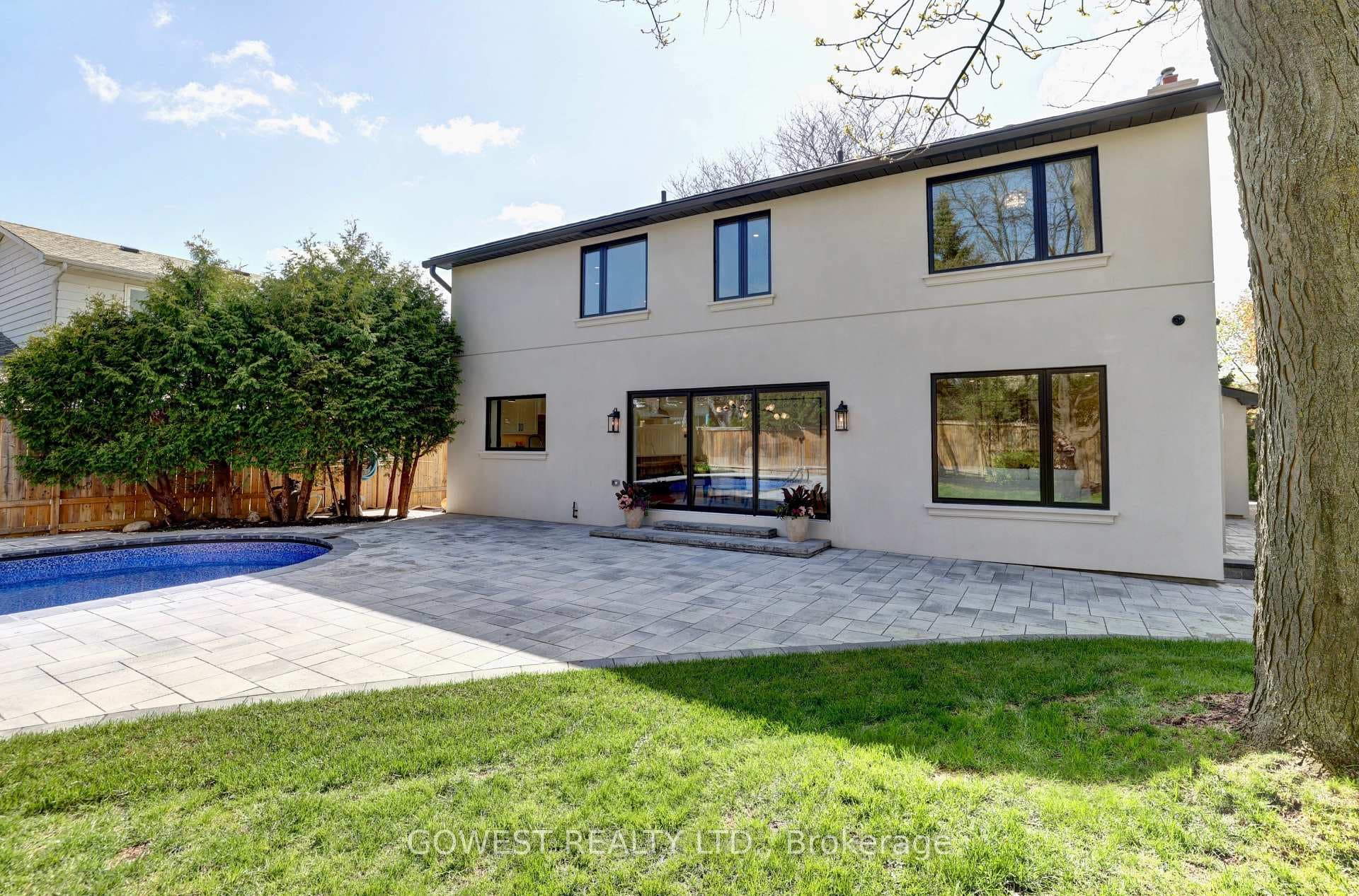 981 Valdese Drive - Detached photo 4 of 50 in Mississauga, Ontario
