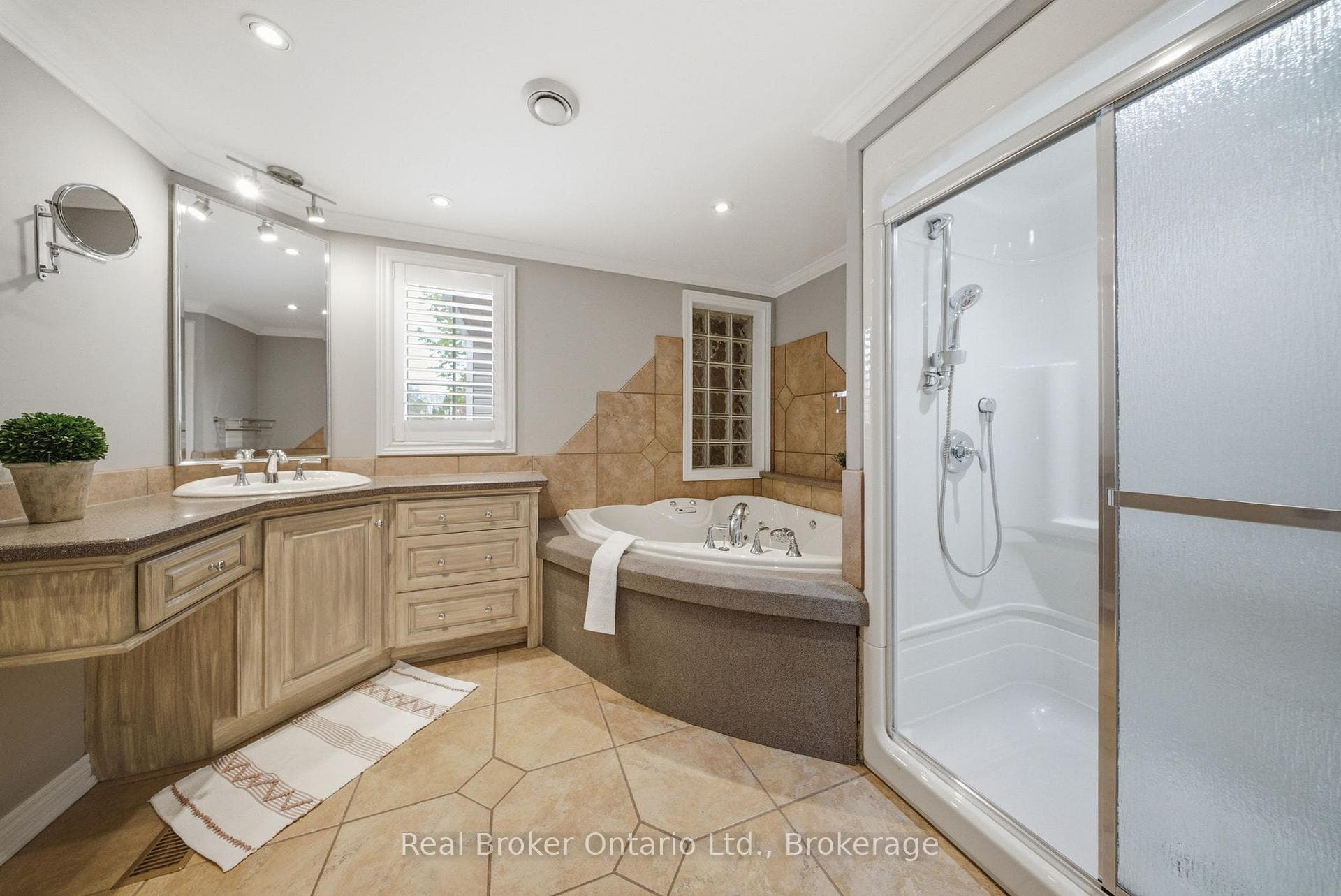 383 North Shore Boulevard - Detached photo 20 of 46 in Burlington, Ontario