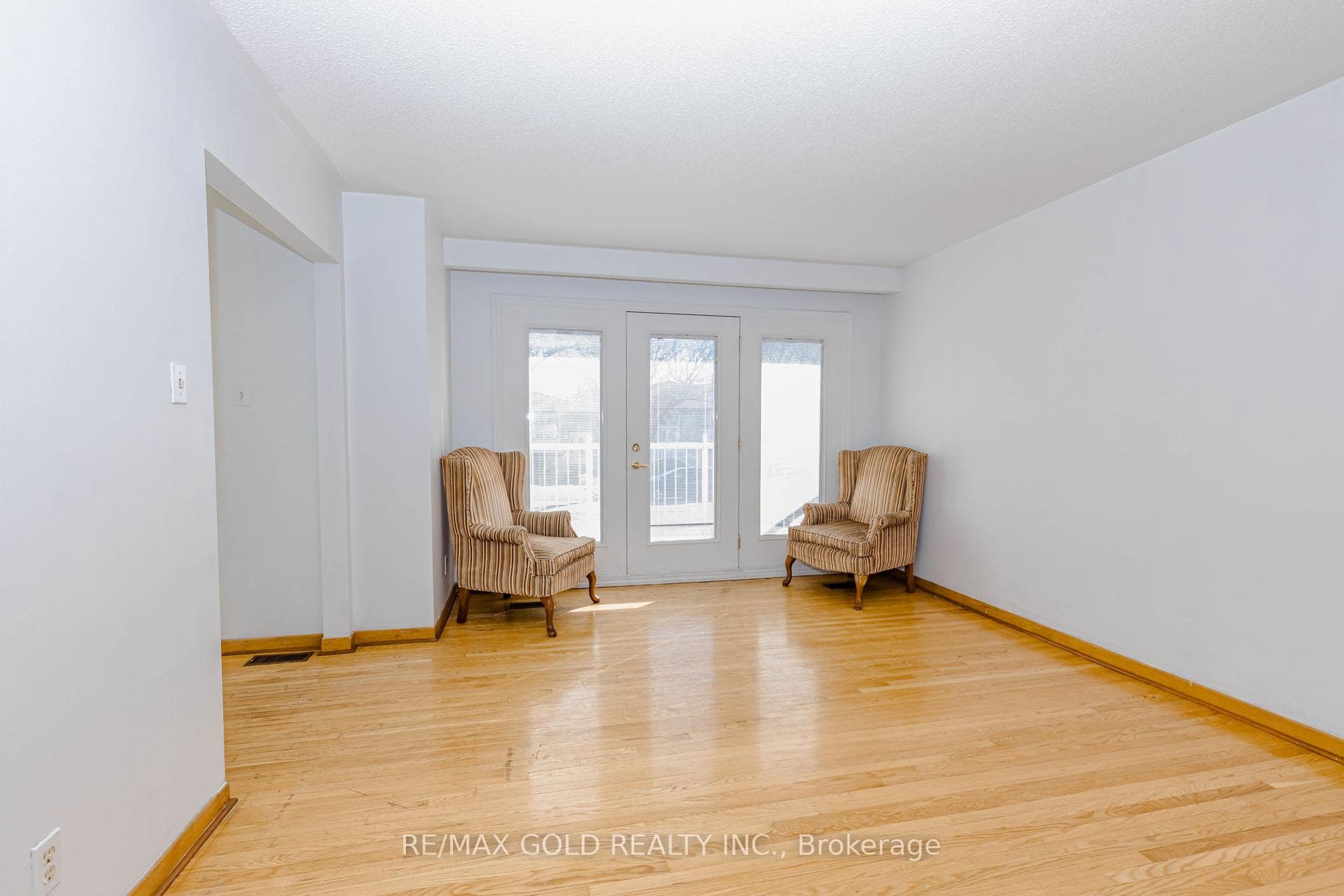 38 Achill Crescent - Semi-Detached photo 8 of 50 in Mississauga, Ontario