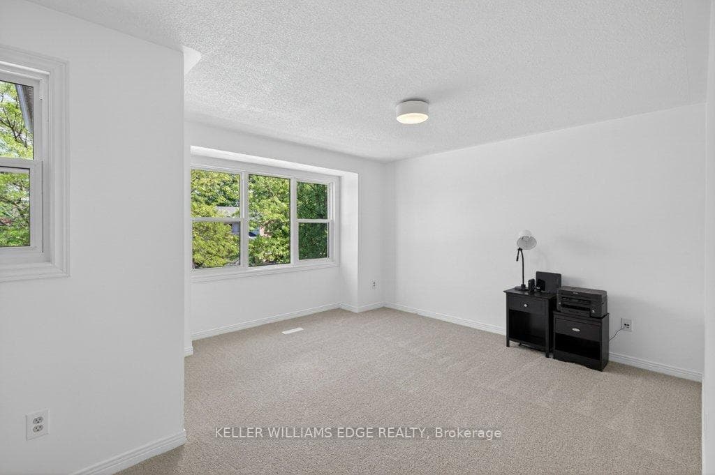 2084 William O'Connell Boulevard - Detached photo 23 of 45 in Burlington, Ontario