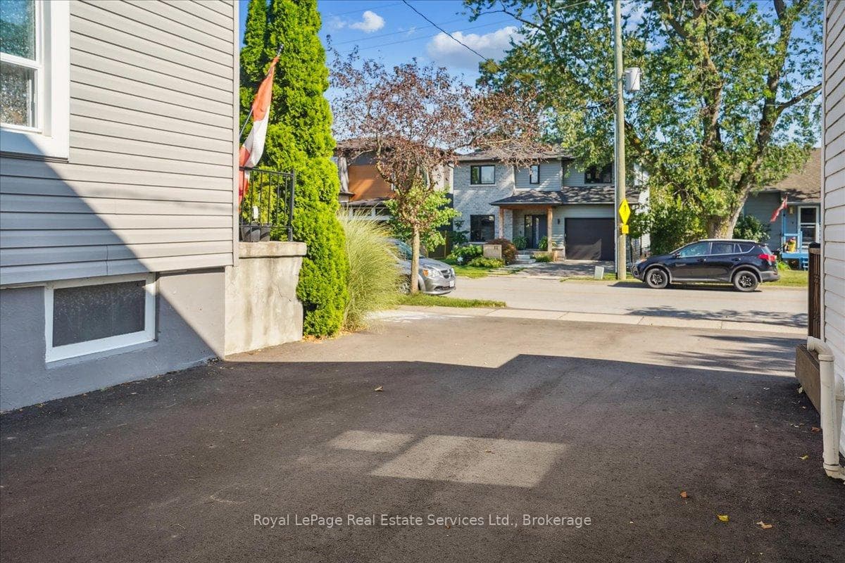 55 Stewart Street - Detached photo 9 of 9 in Oakville, Ontario