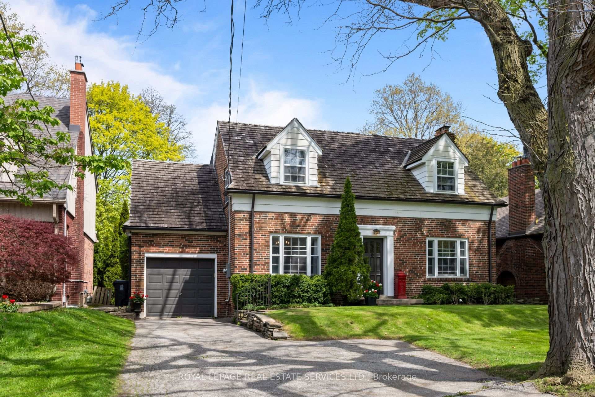 28 Holloway Road - Detached photo 4 of 31 in Etobicoke (Islington / Rexdale), Ontario