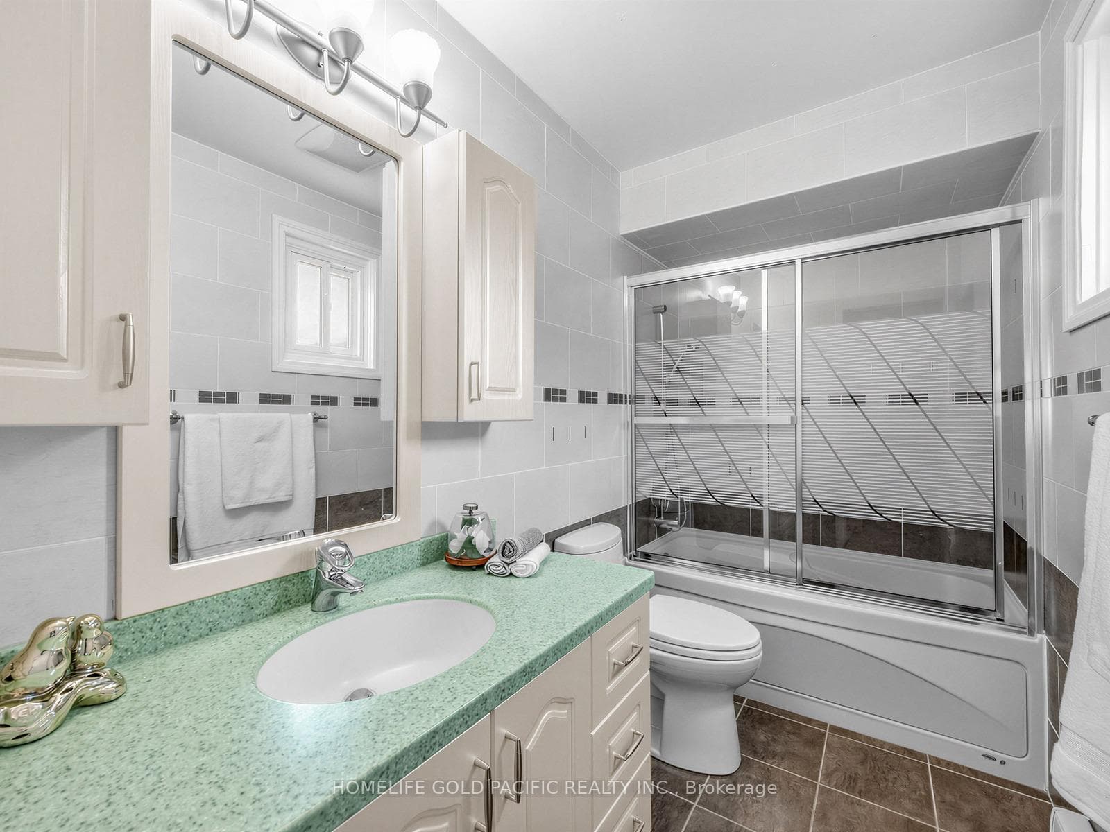 10 O'Shea Crescent - Detached photo 21 of 42 in Hillcrest Village / Bayview Village, Ontario