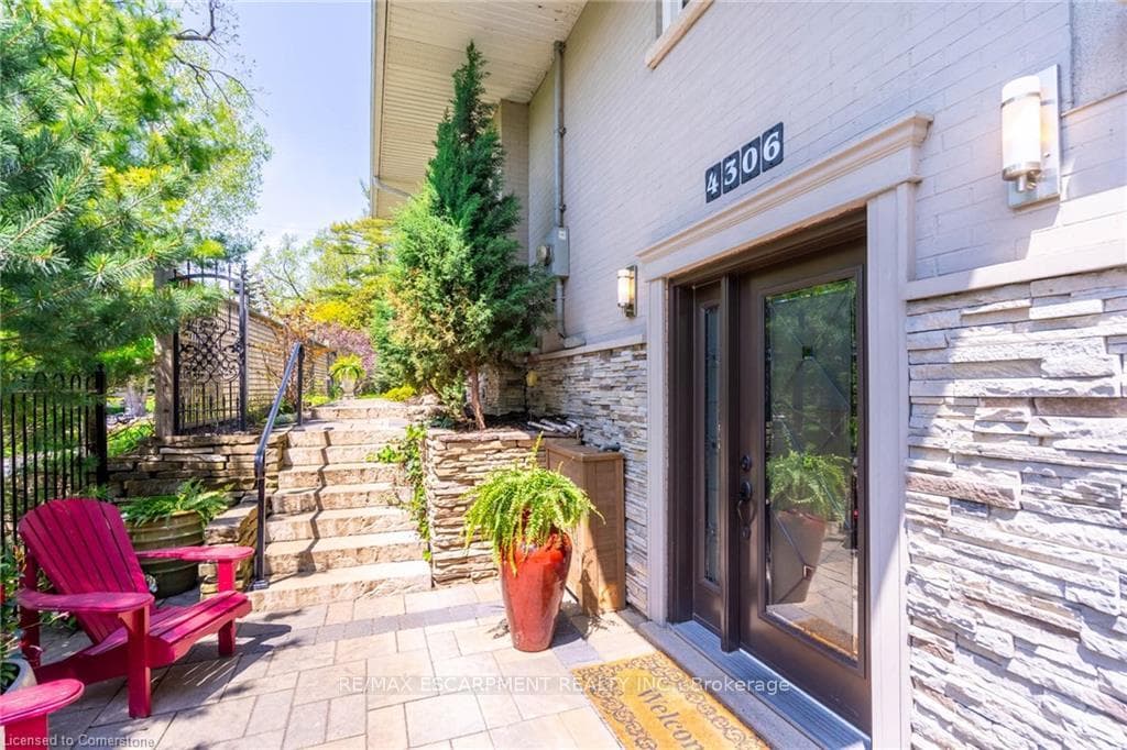 4306 Lakeshore Road - Detached photo 40 of 47 in Burlington, Ontario