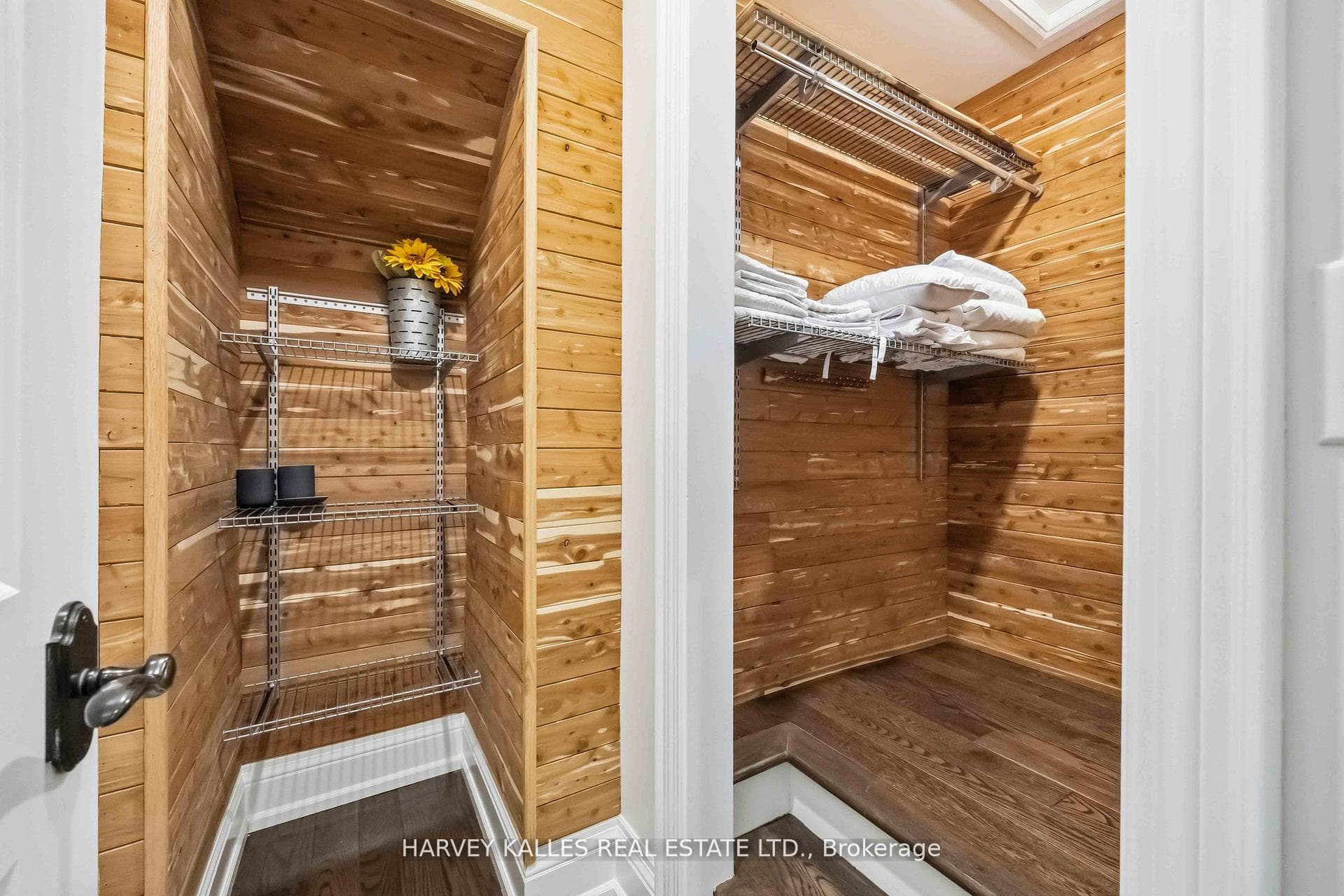 27 Ashley Park Road - Detached photo 21 of 49 in Etobicoke (Islington / Rexdale), Ontario