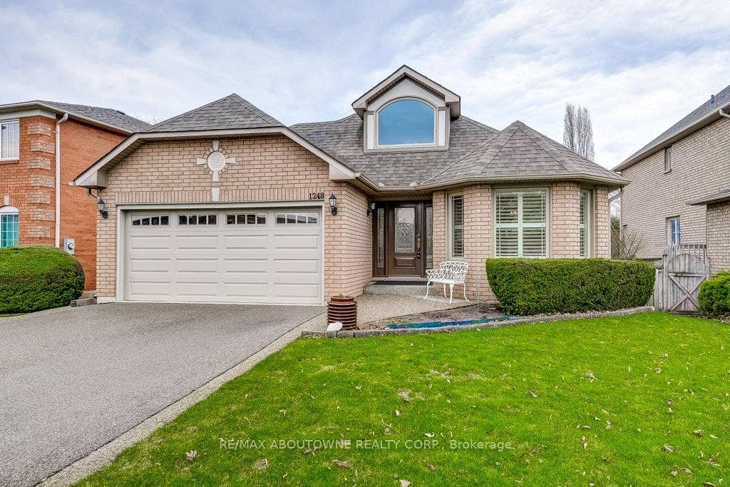 1248 Heritage Way - Detached for sale in Old Oakville, Ontario