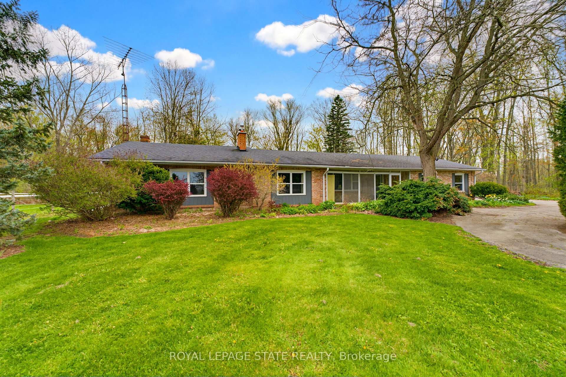 10 huisman Lane - Detached photo 2 of 50 in Hamilton, Ontario