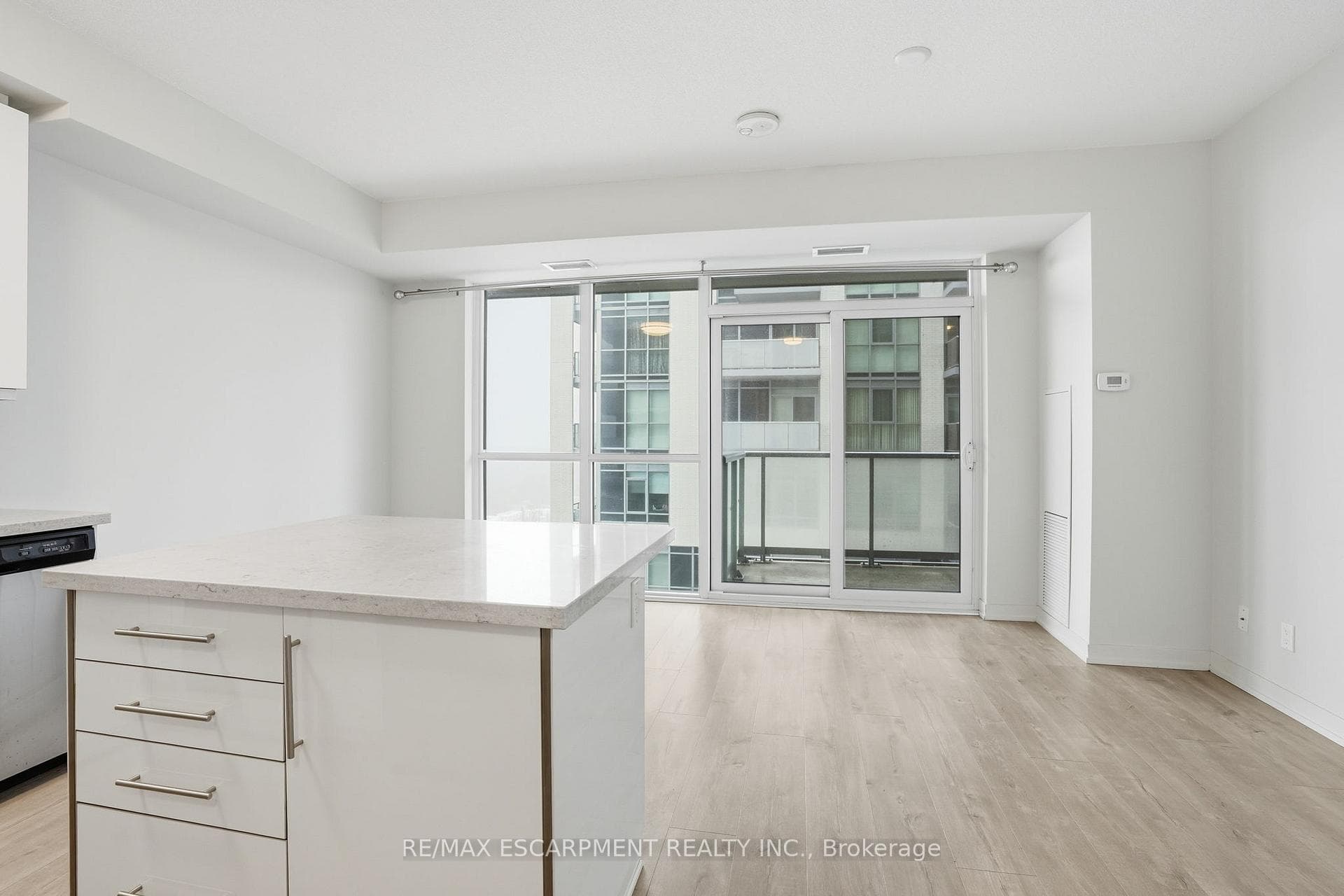 2087 Fairview Street Unit 1310 - Condo photo 9 of 27 in Burlington, Ontario