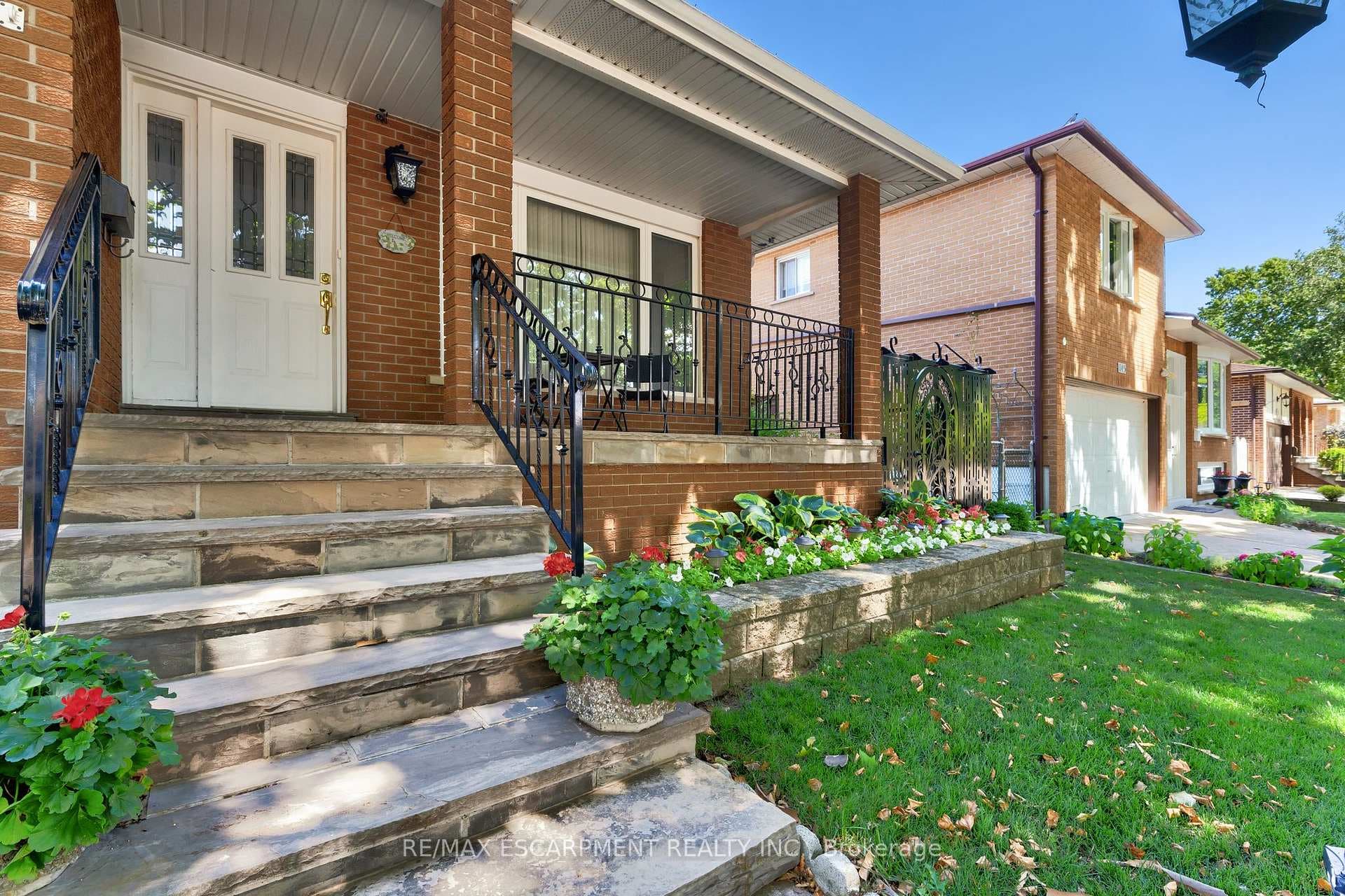 1149 Dowland Crescent - Detached photo 4 of 50 in Burlington, Ontario