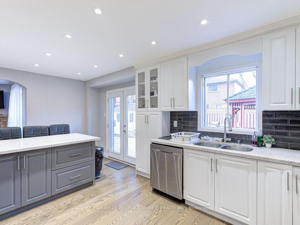 5965 River Grove Avenue - Detached photo 19 of 50 in Mississauga, Ontario