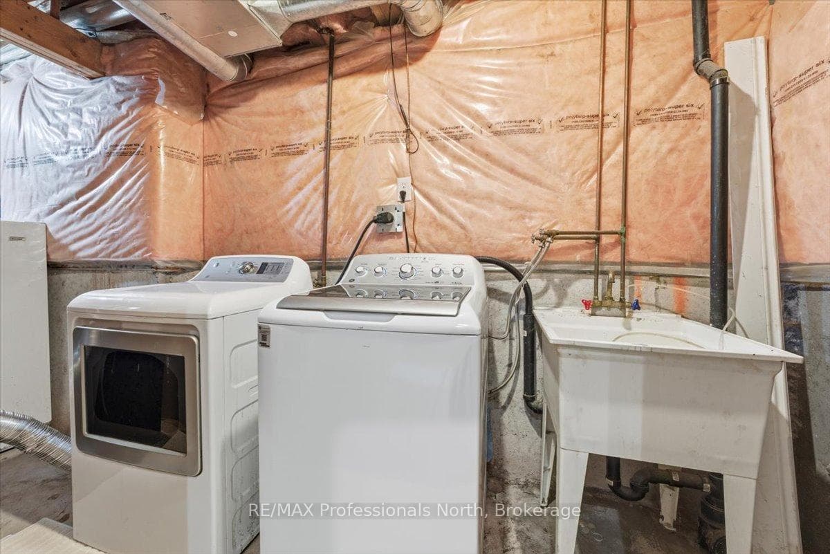98 Roxton Road - Semi-Detached photo 22 of 28 in Oakville, Ontario