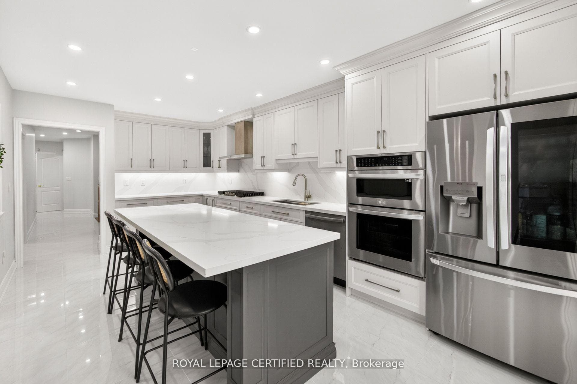 643 Garden Walk - Detached photo 11 of 50 in Mississauga, Ontario